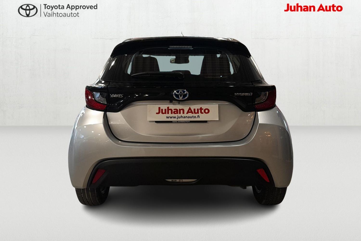 TOYOTA Yaris 2023