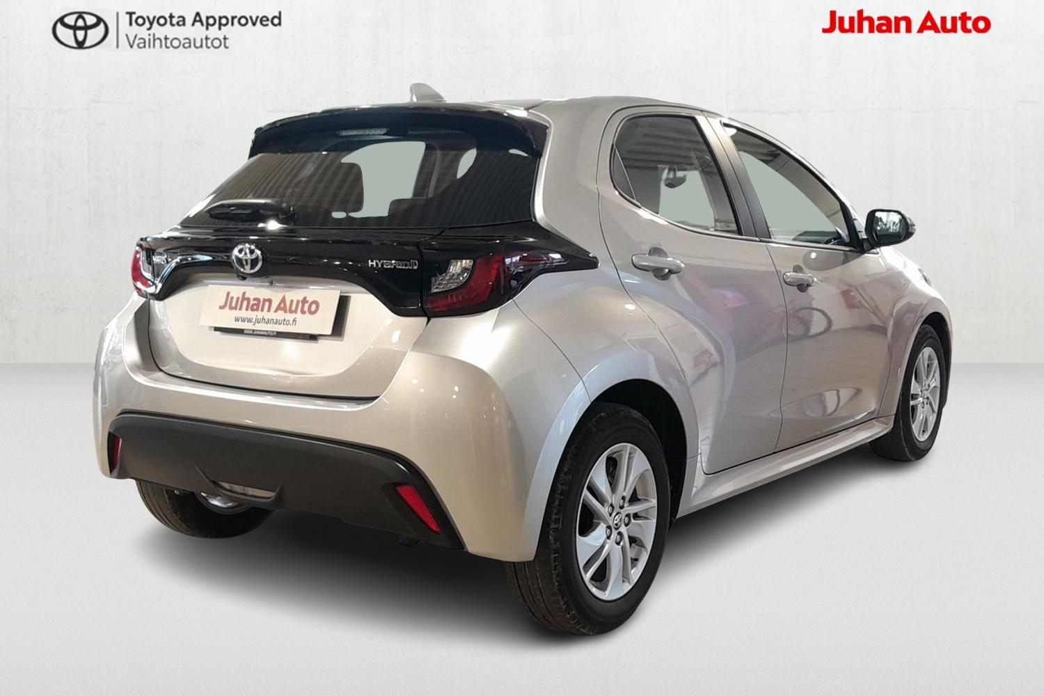 TOYOTA Yaris 2023