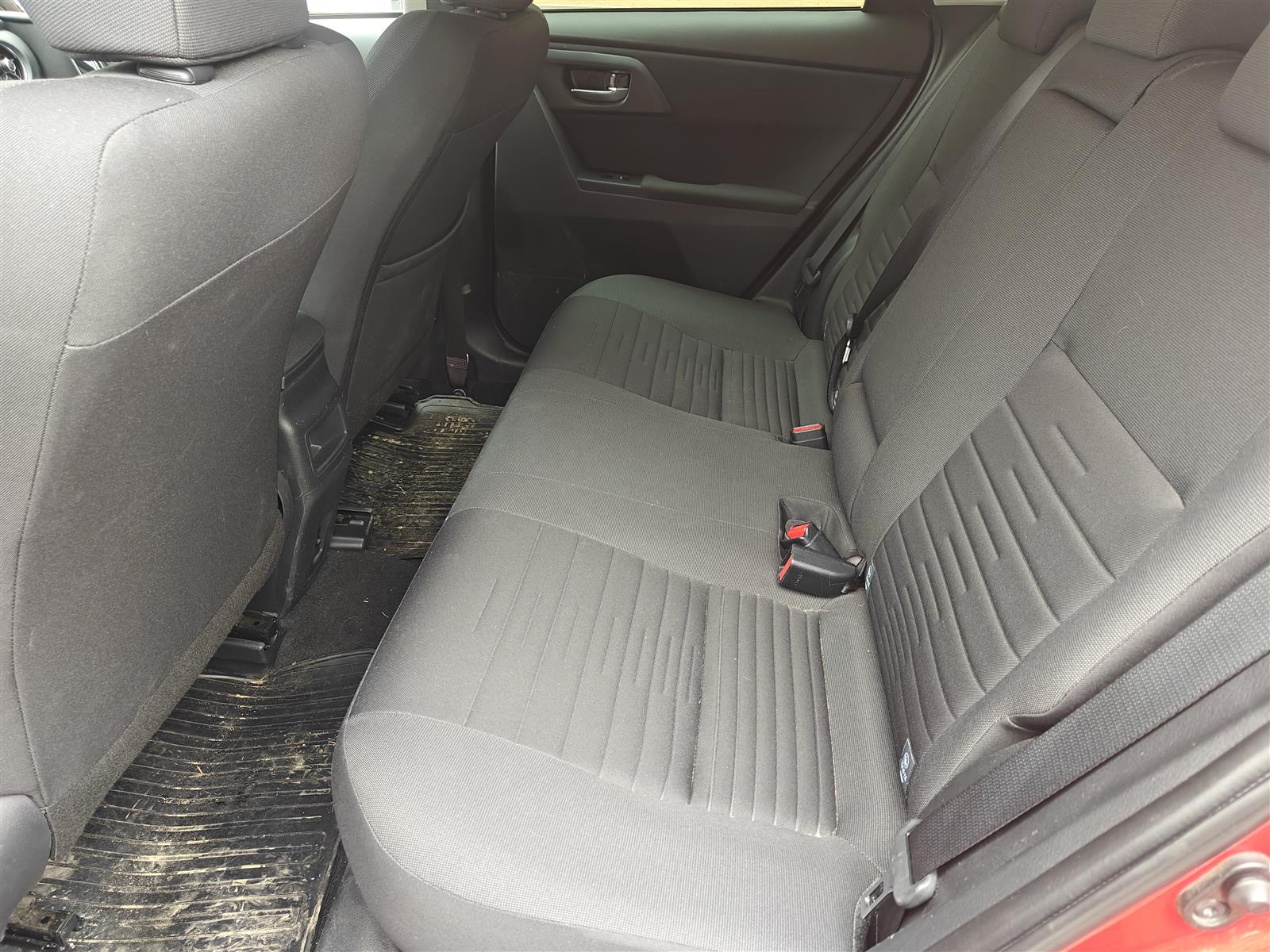 TOYOTA Auris 2015