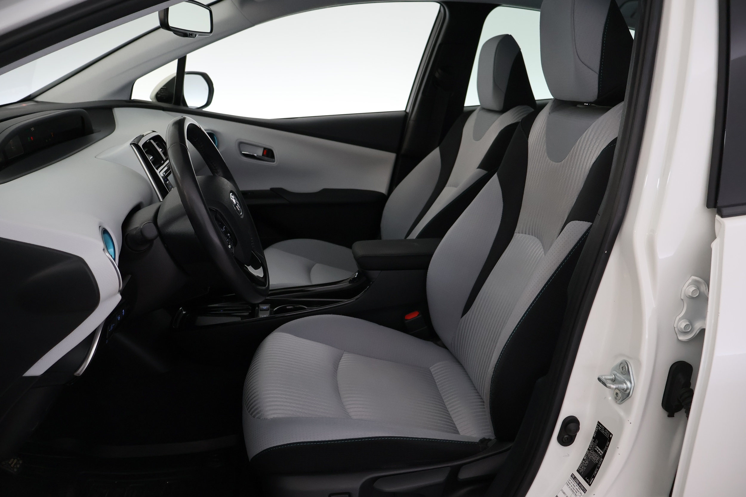 TOYOTA Prius 11