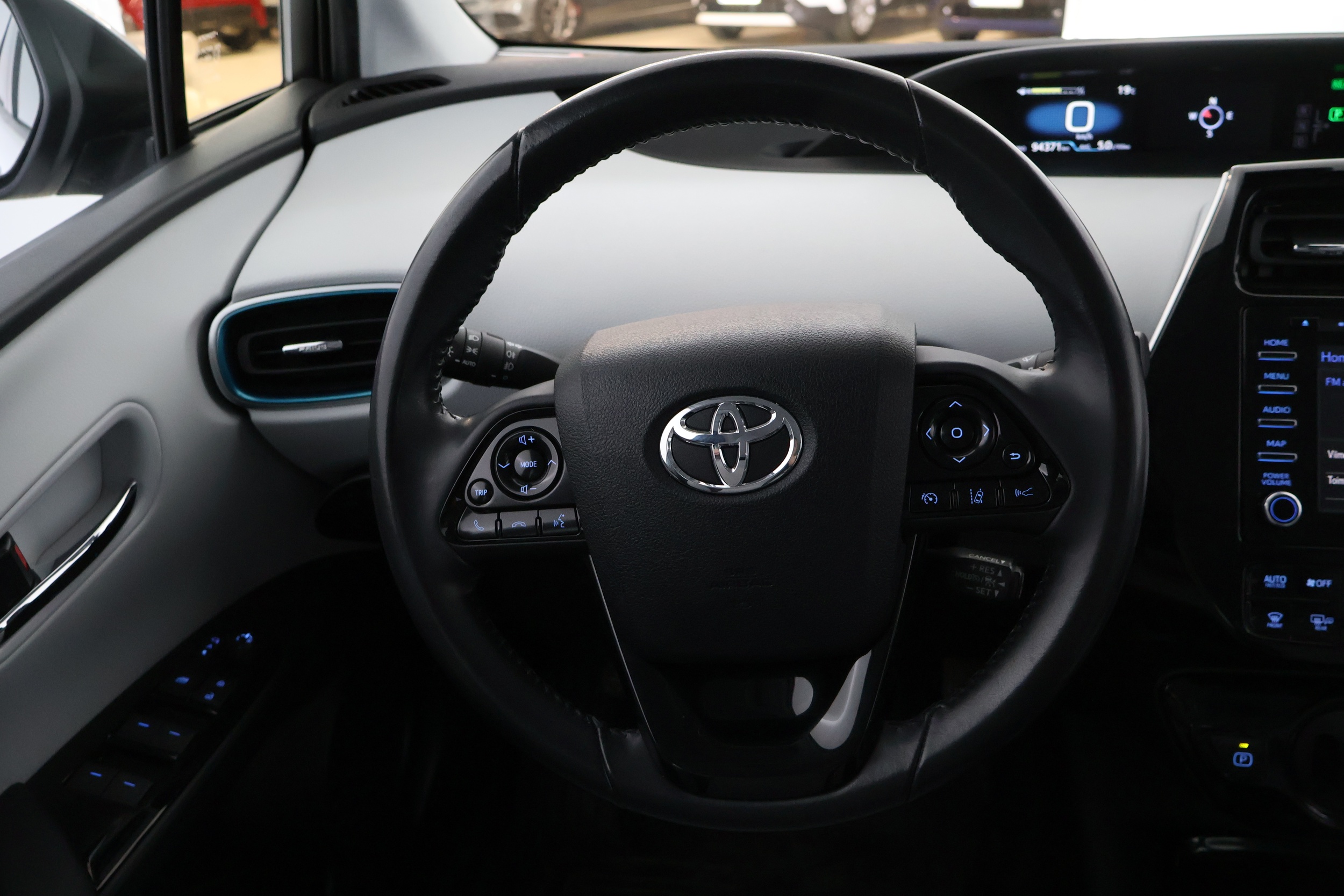 TOYOTA Prius 13