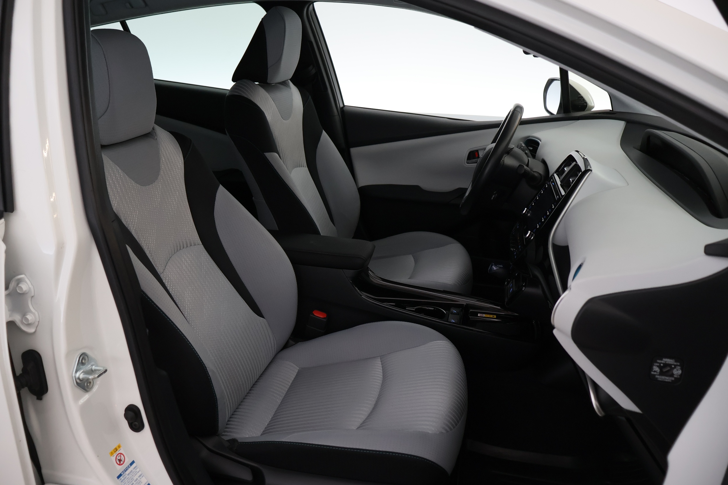 TOYOTA Prius 19