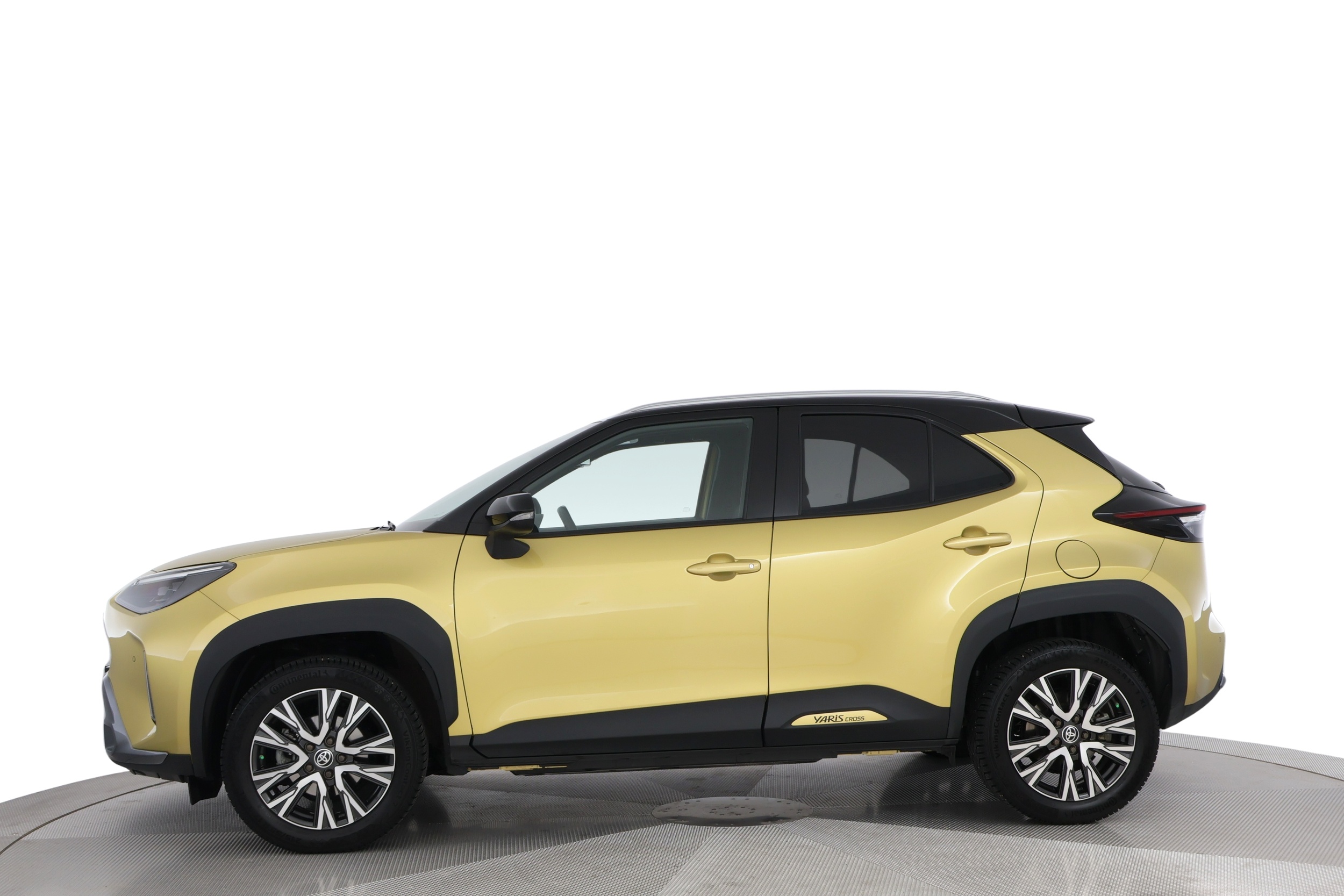 TOYOTA Yaris Cross 2021