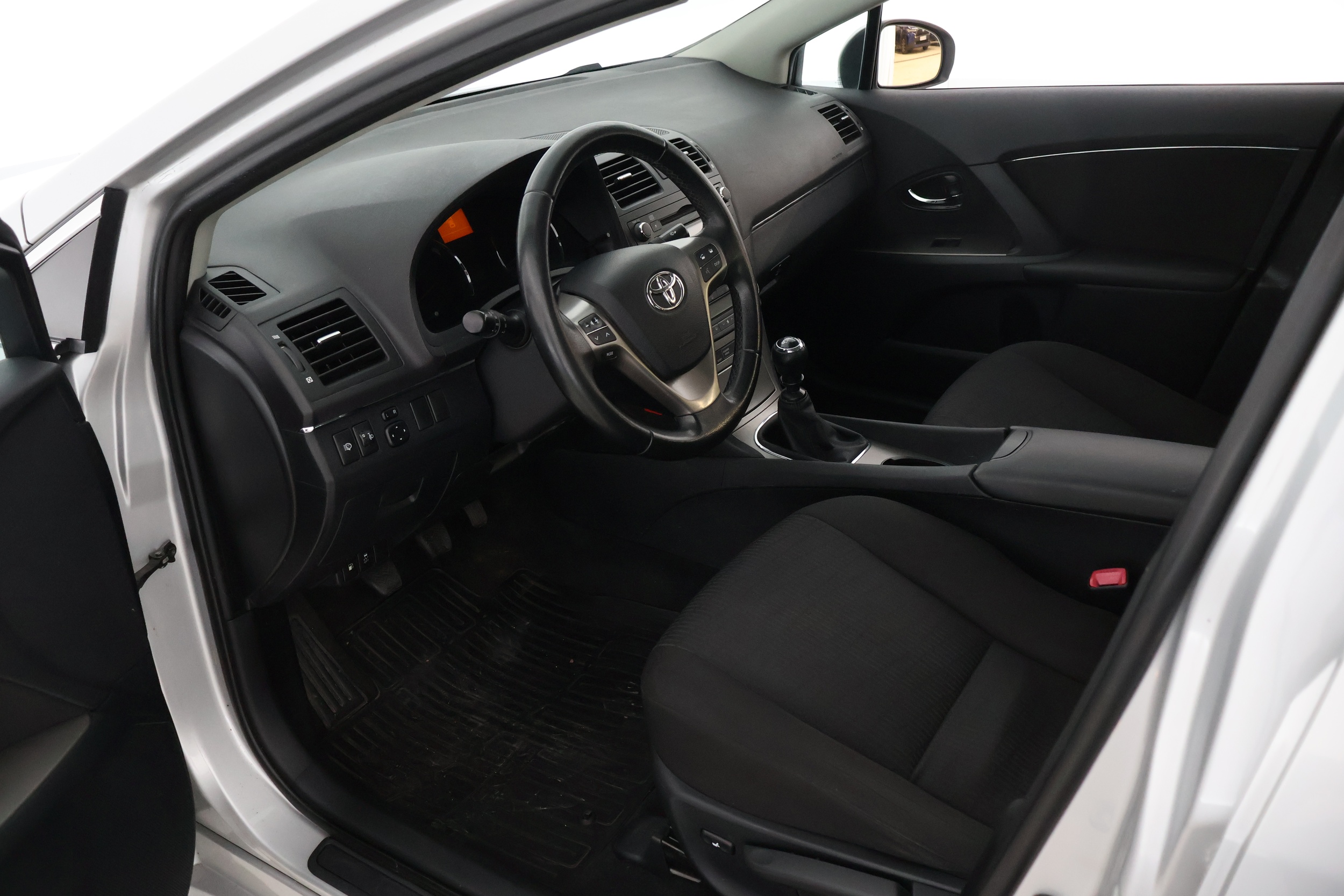 TOYOTA Avensis 10