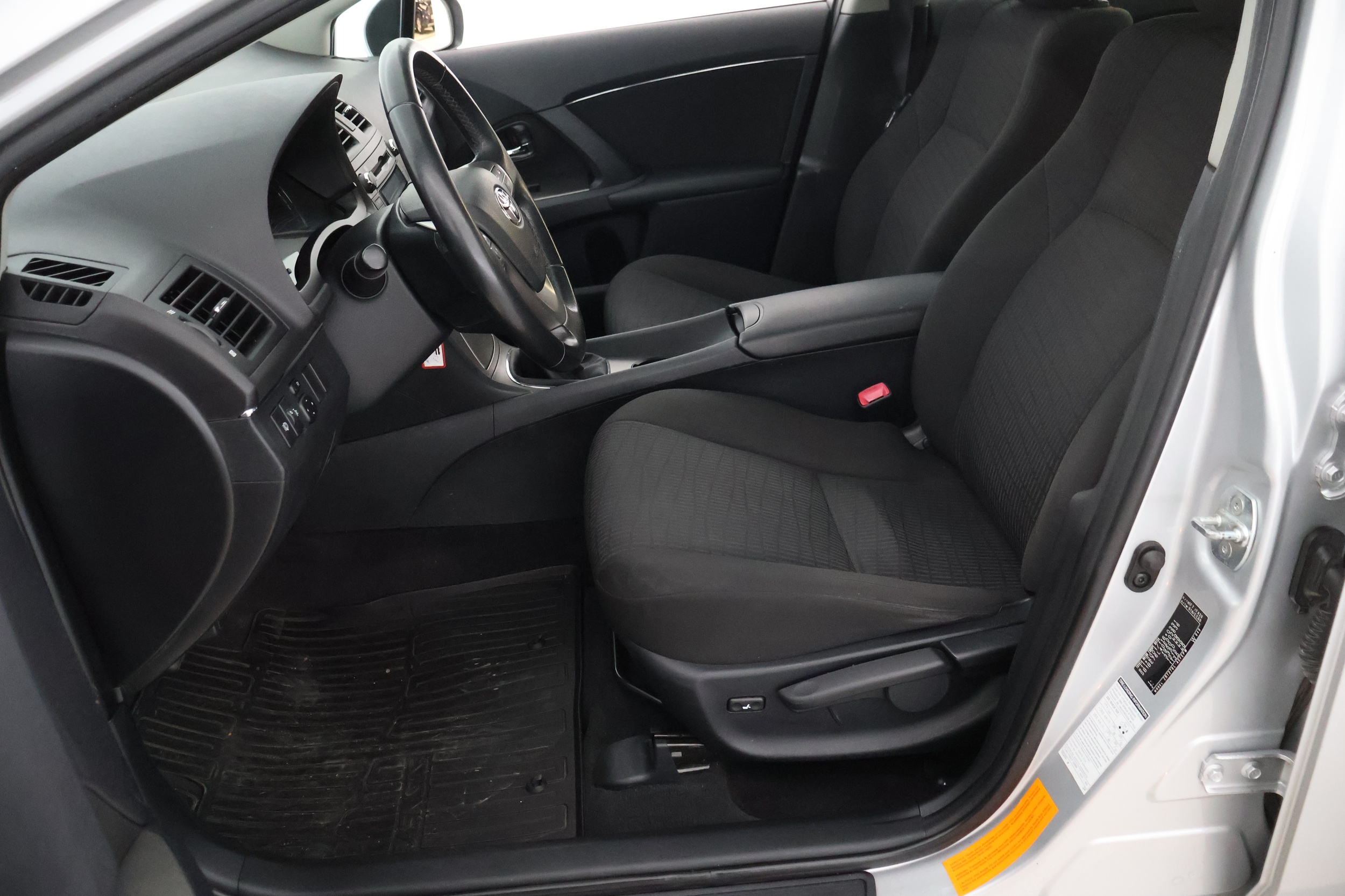 TOYOTA Avensis 11