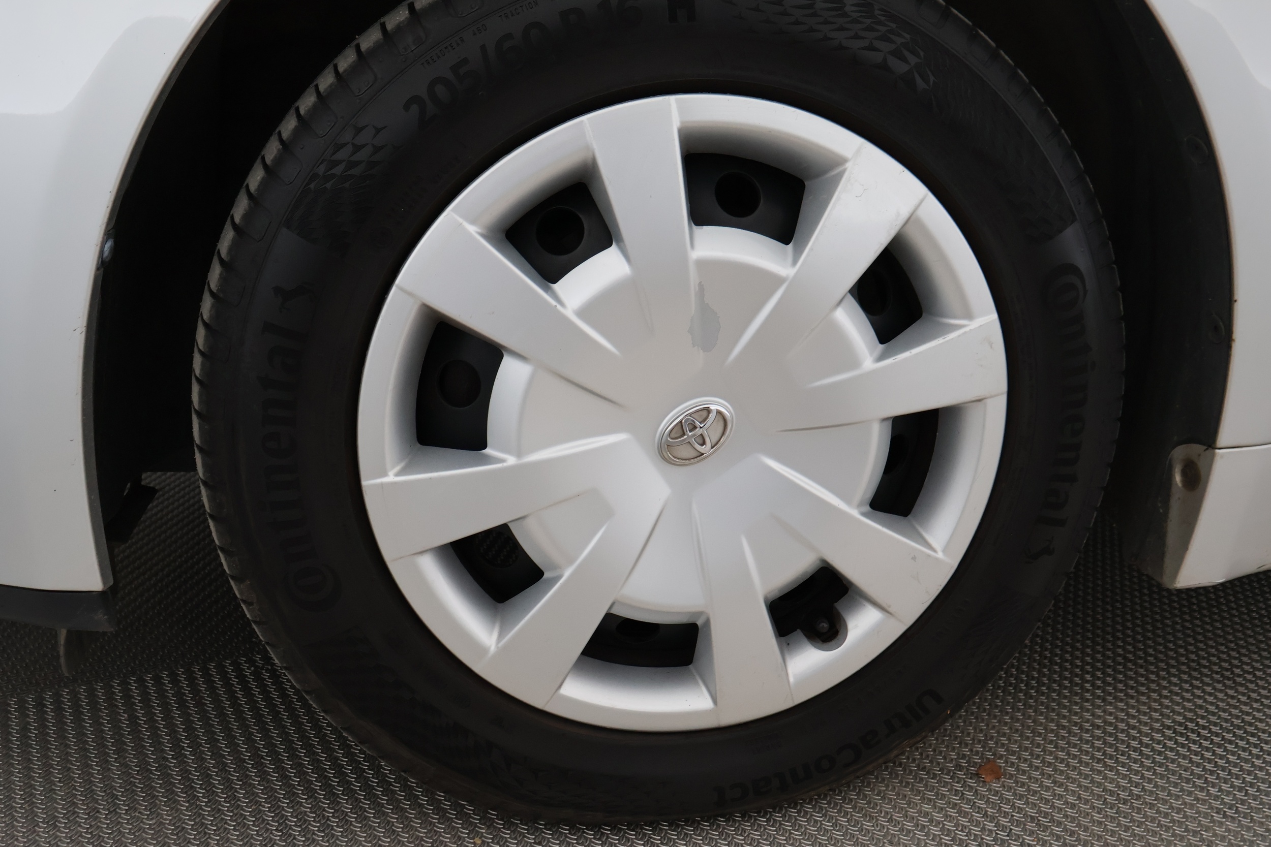 TOYOTA Avensis 21