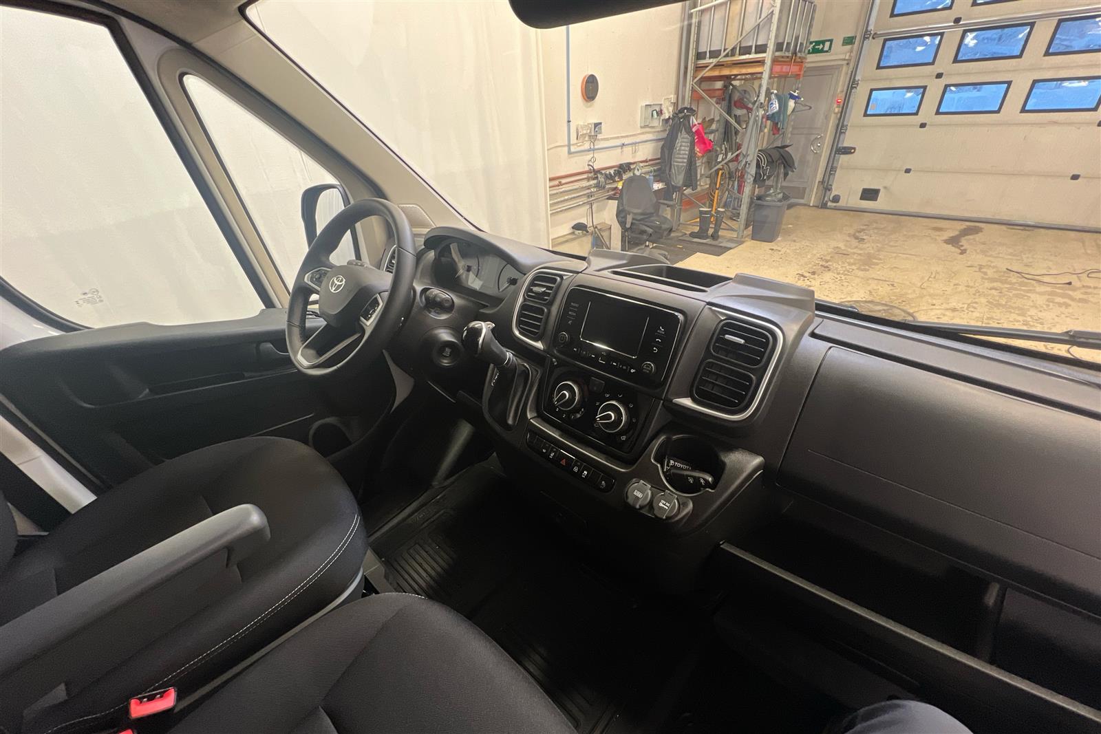 Toyota Proace MAX 2024