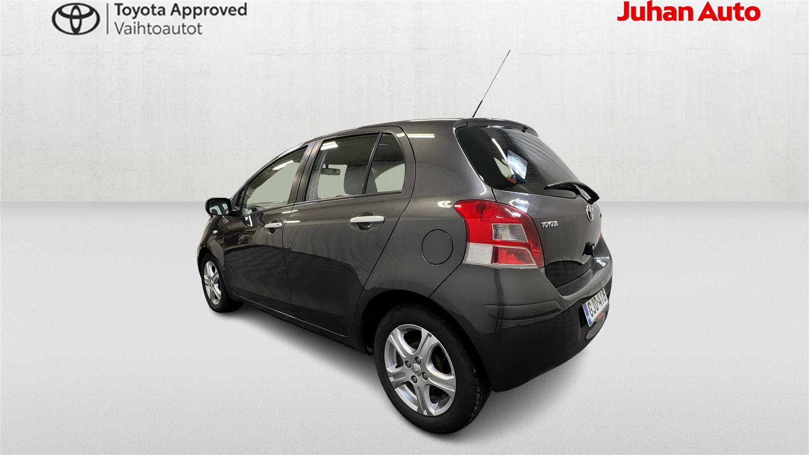 TOYOTA Yaris 2011