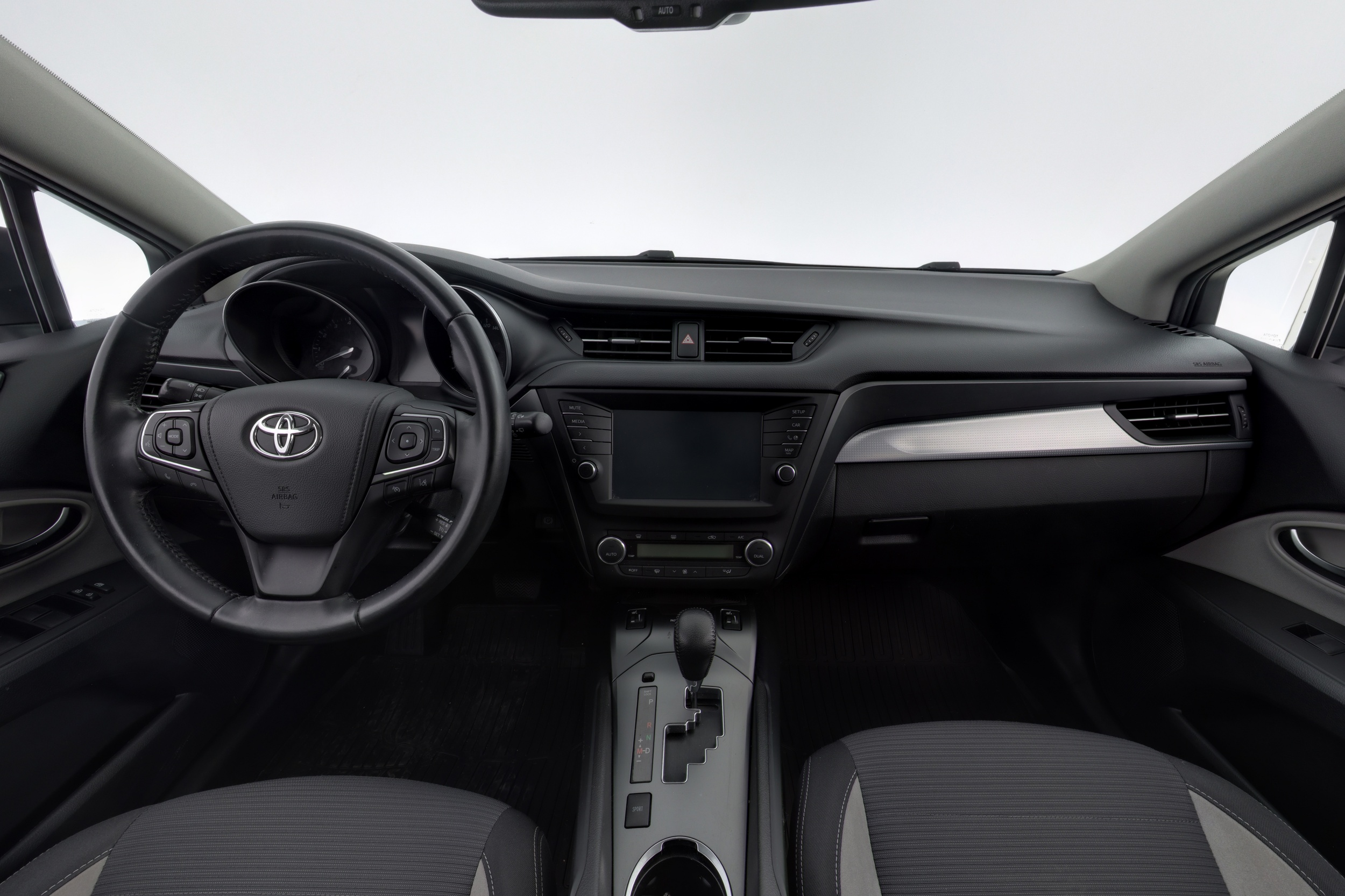 TOYOTA Avensis 2018