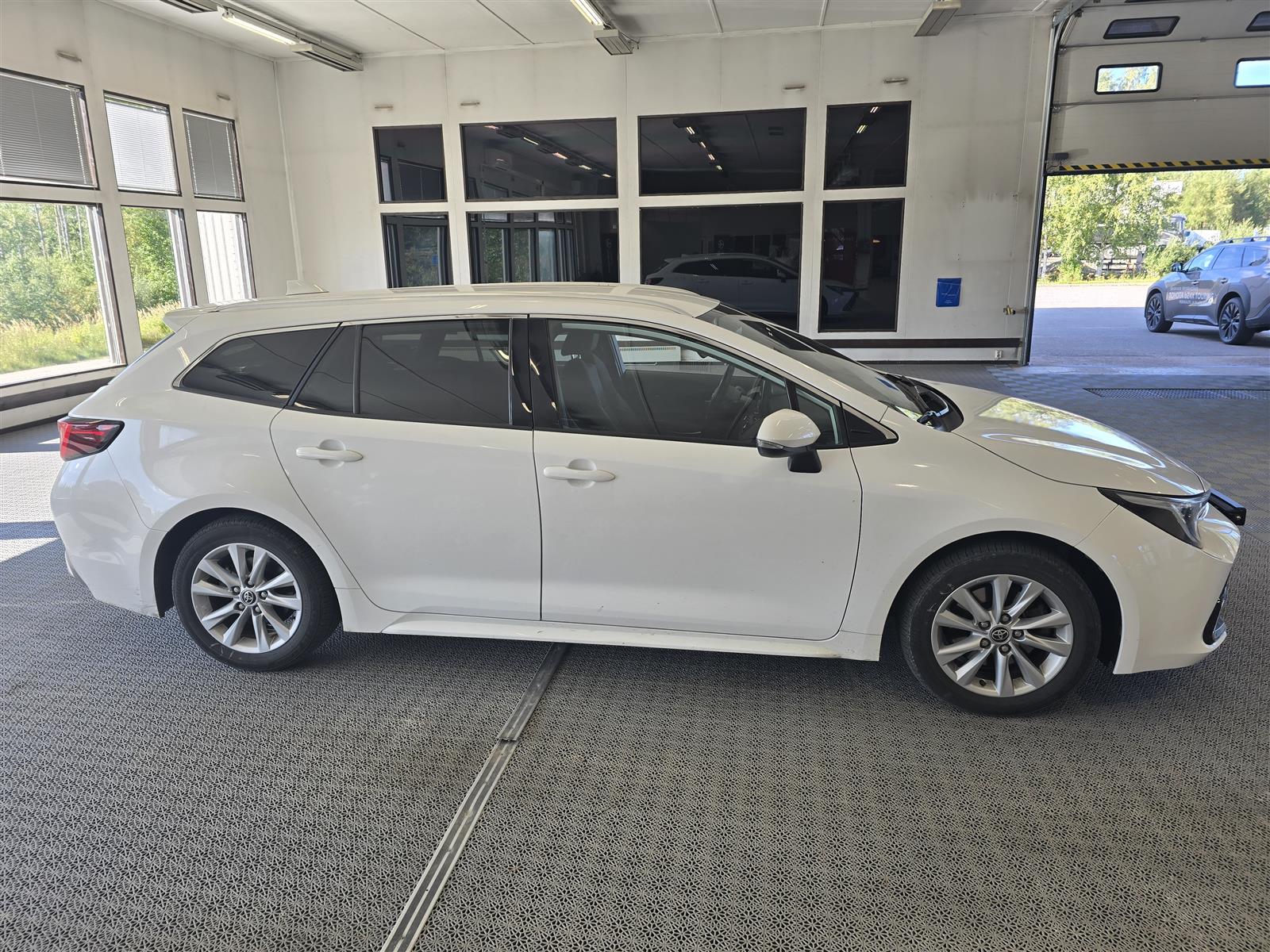 TOYOTA Corolla 2023