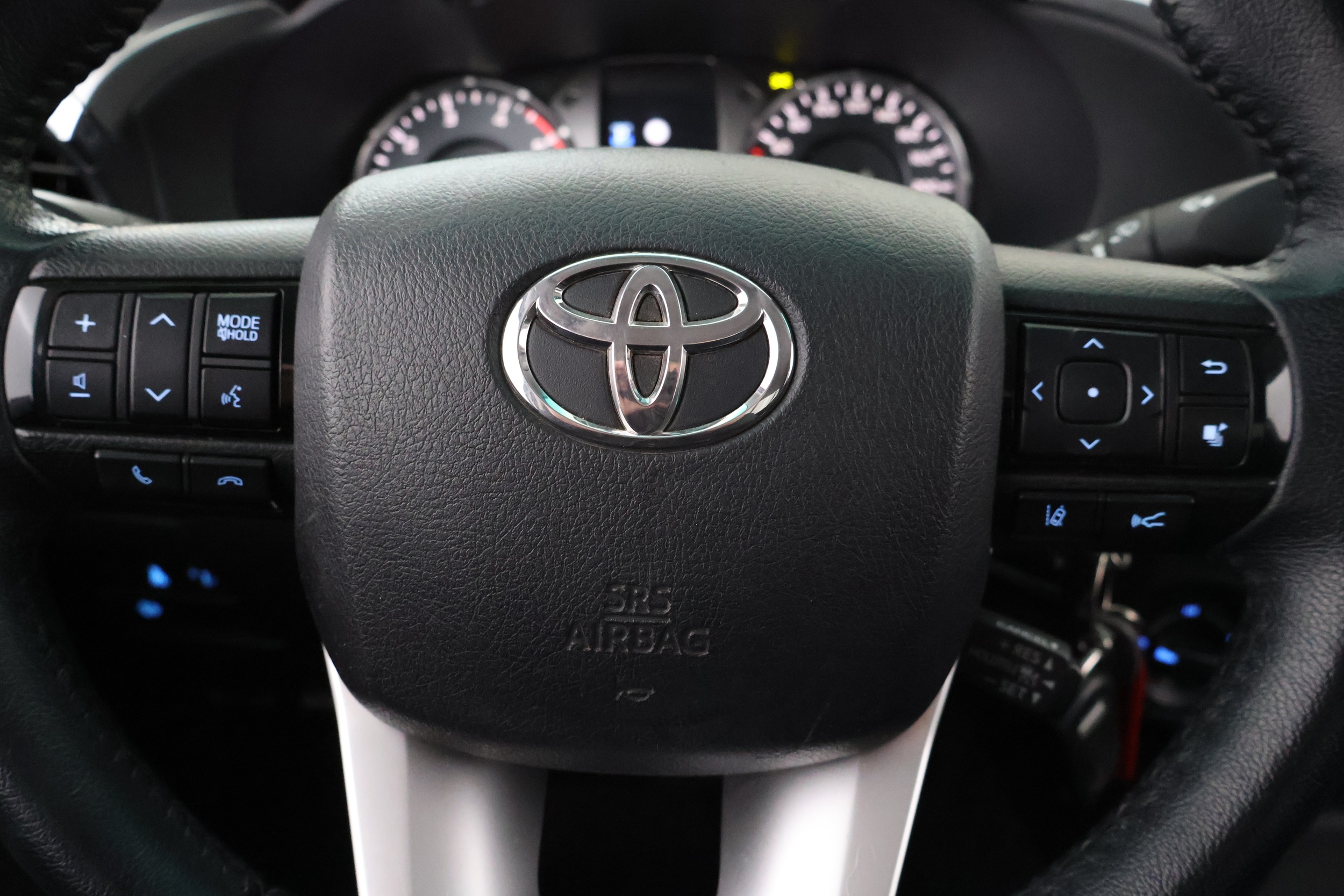 TOYOTA Hilux 2021