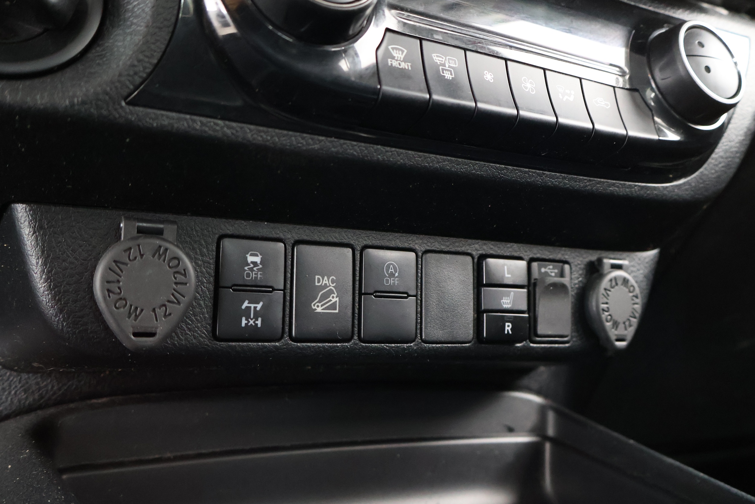 TOYOTA Hilux 2022