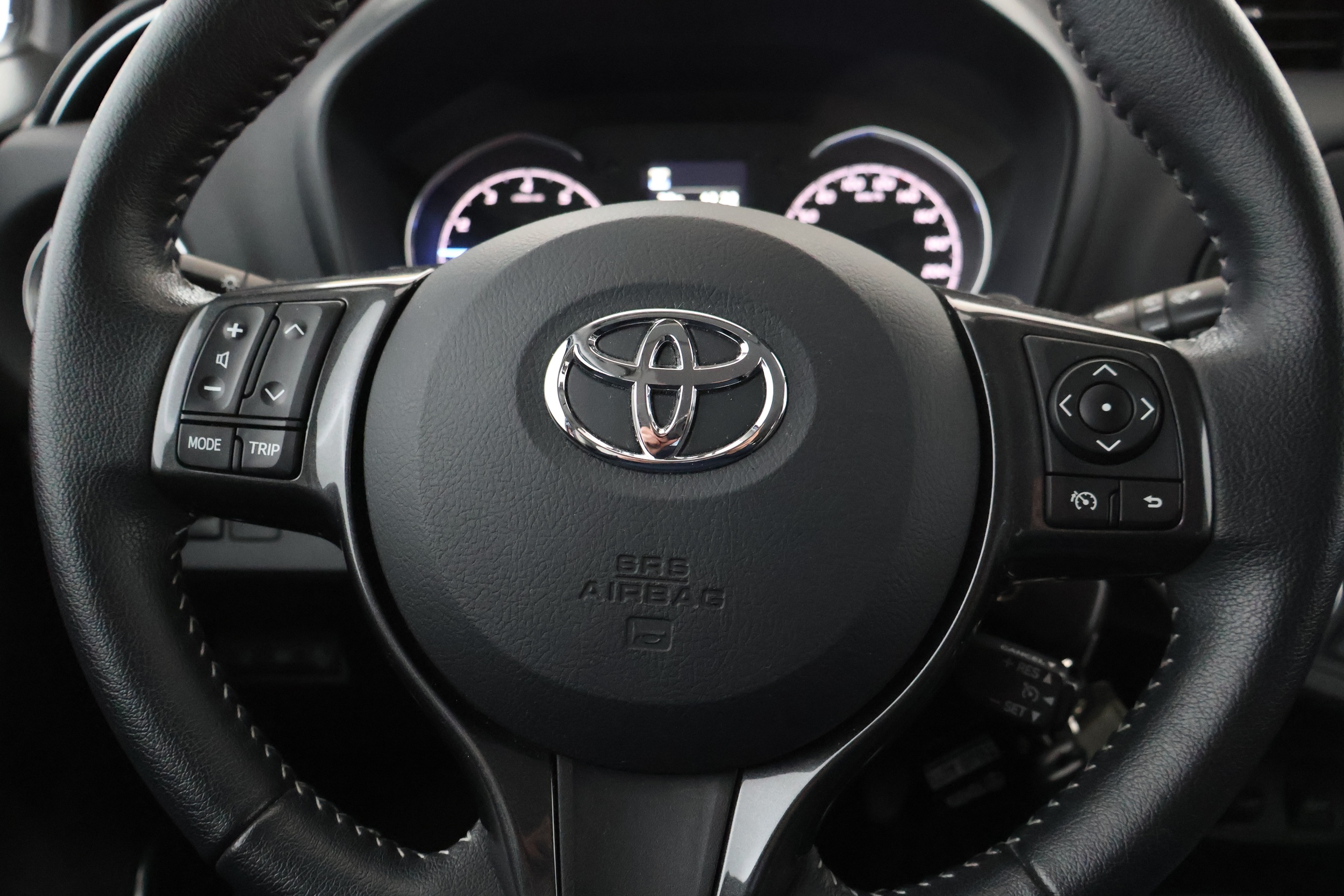 TOYOTA Yaris 2019
