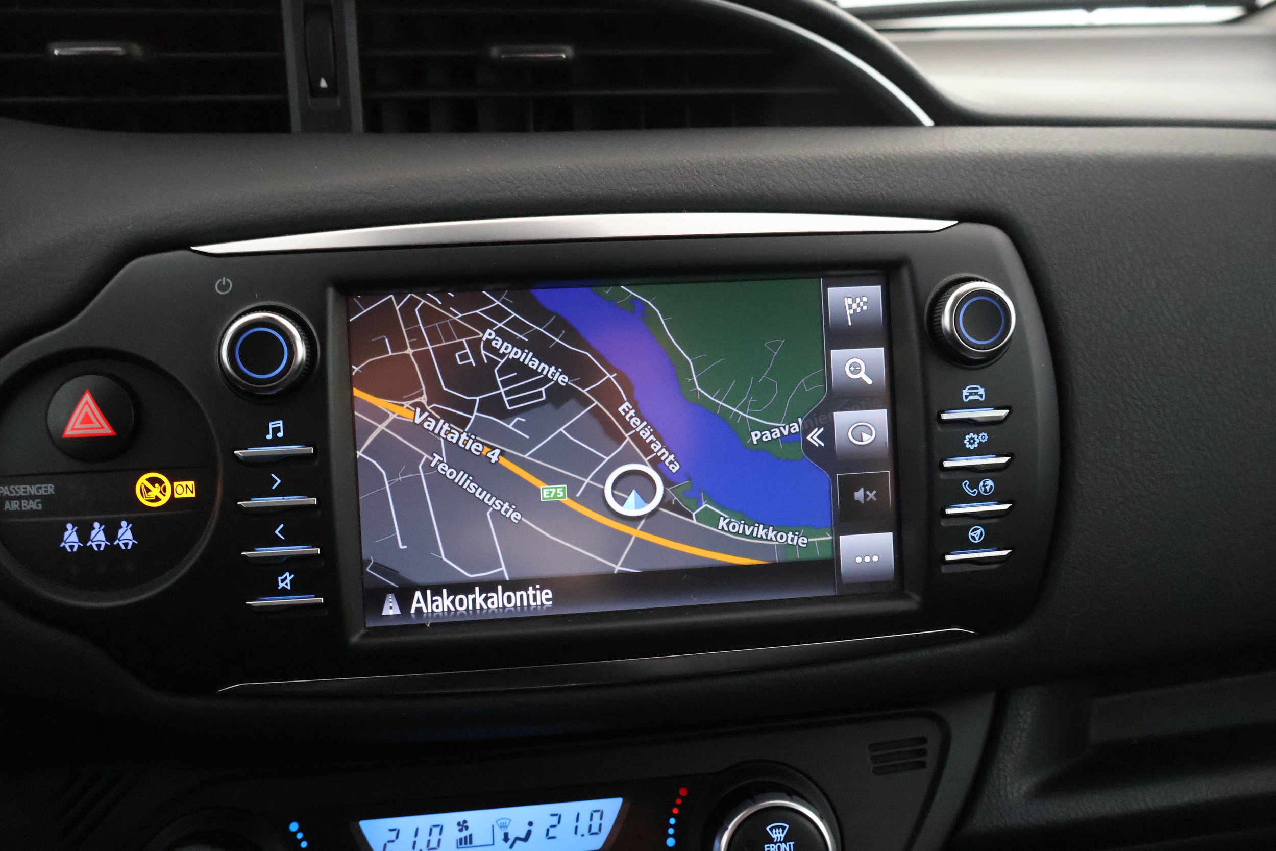TOYOTA Yaris 2019