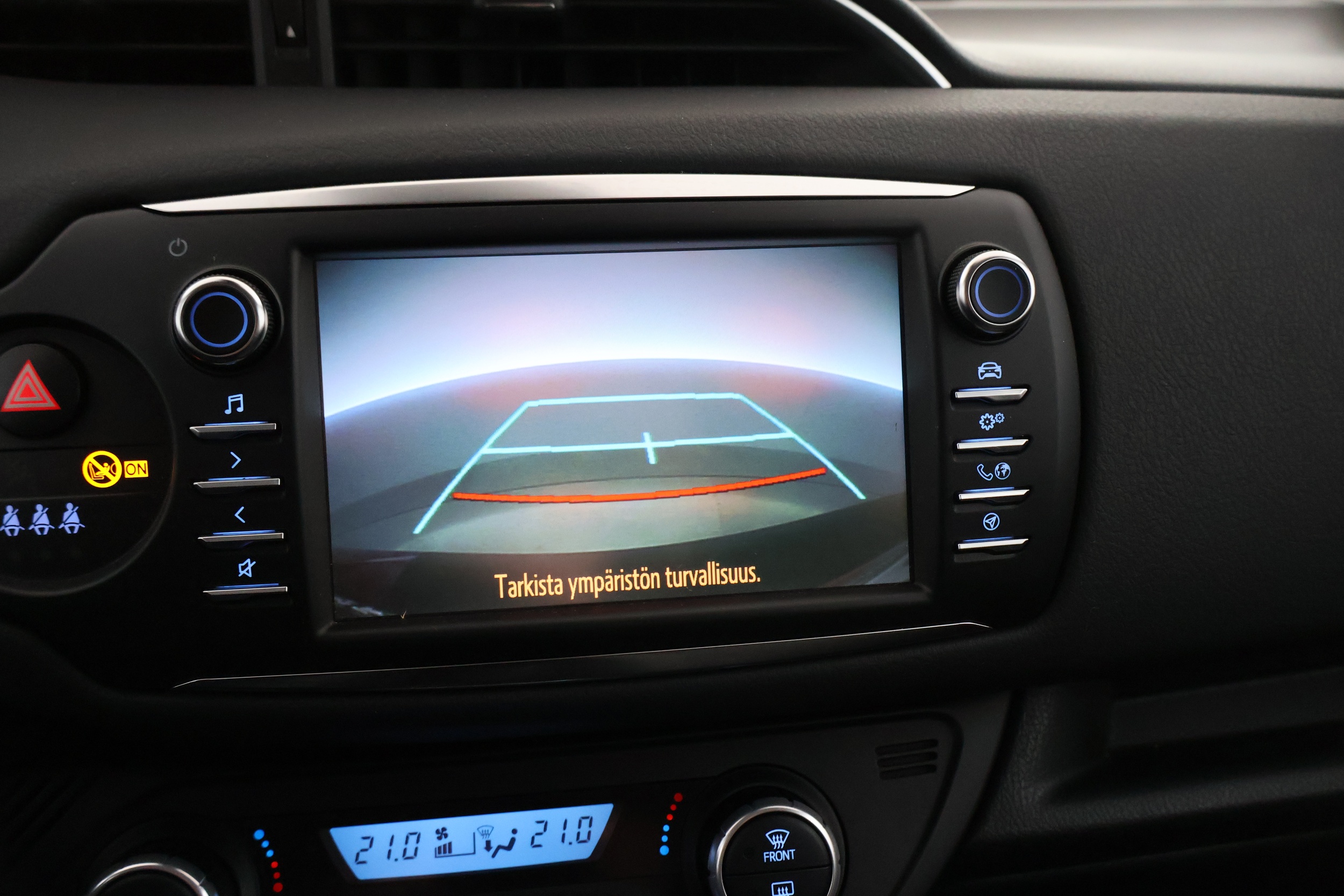 TOYOTA Yaris 2019