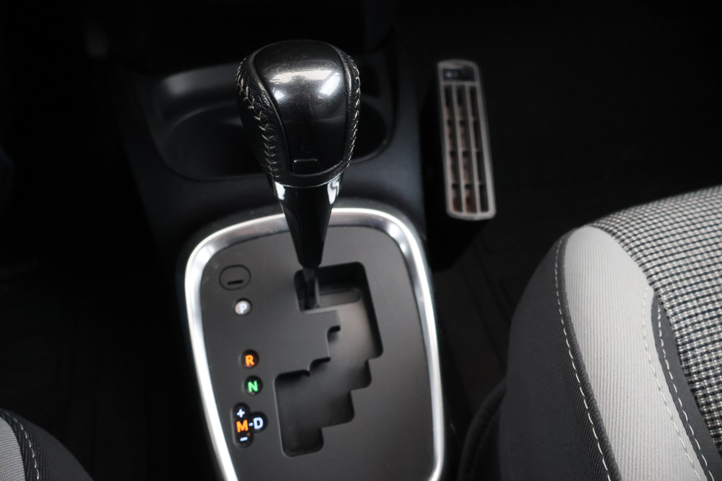 TOYOTA Yaris 2019
