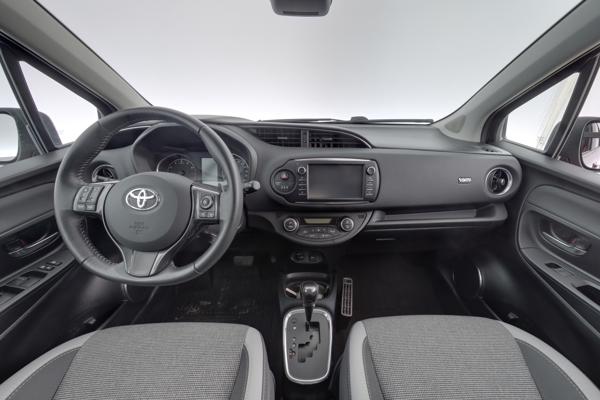 TOYOTA Yaris 2019