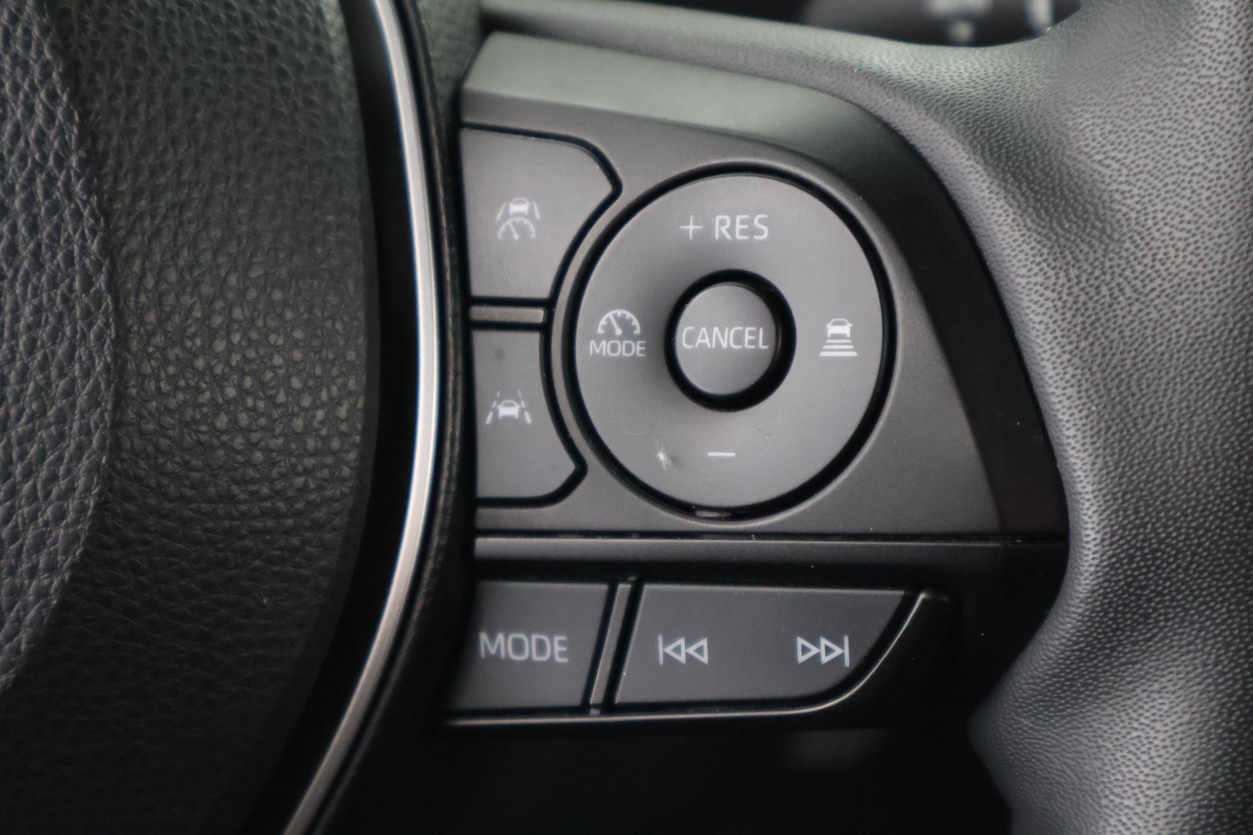 TOYOTA Corolla Cross 2024