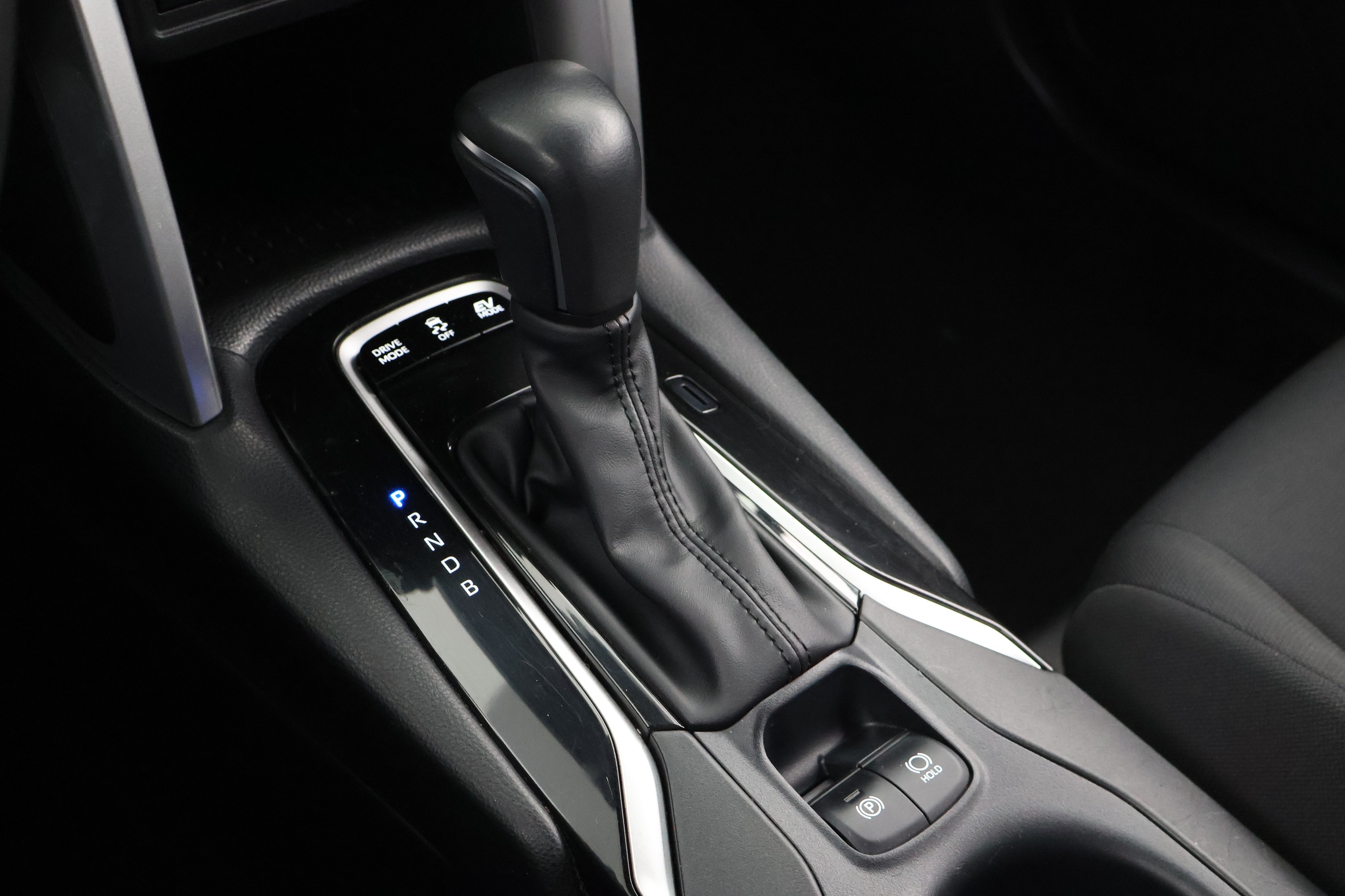 TOYOTA Corolla Cross 2024