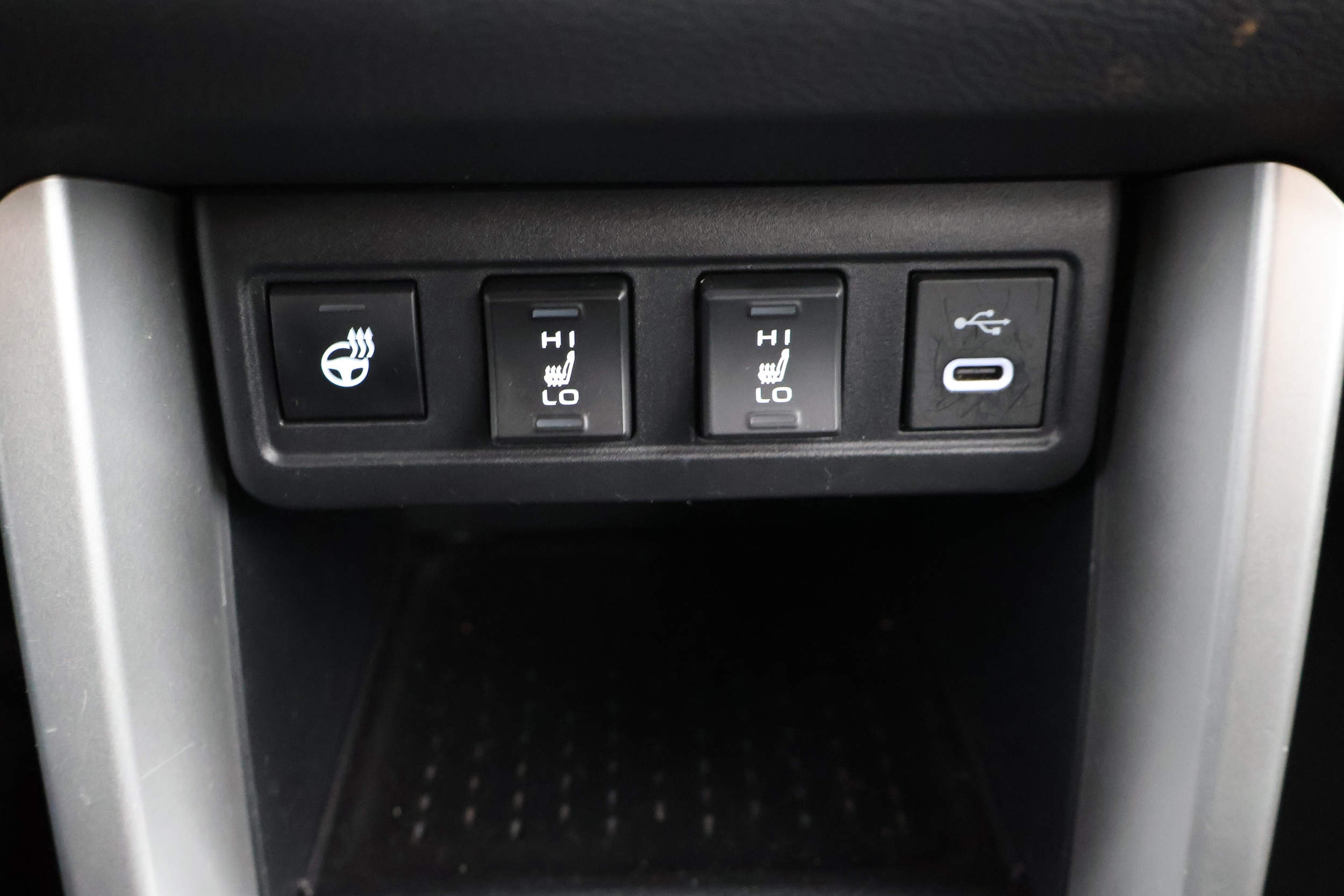 TOYOTA Corolla Cross 2024