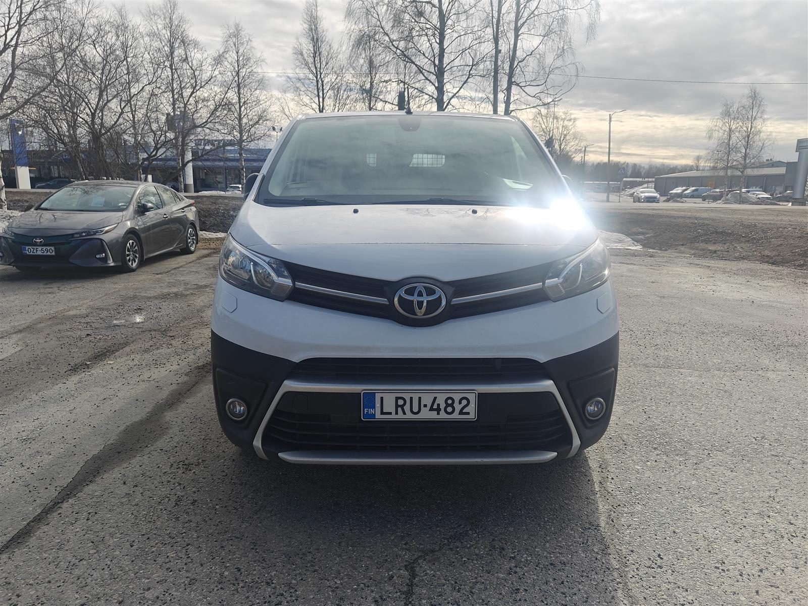 TOYOTA Proace 2023