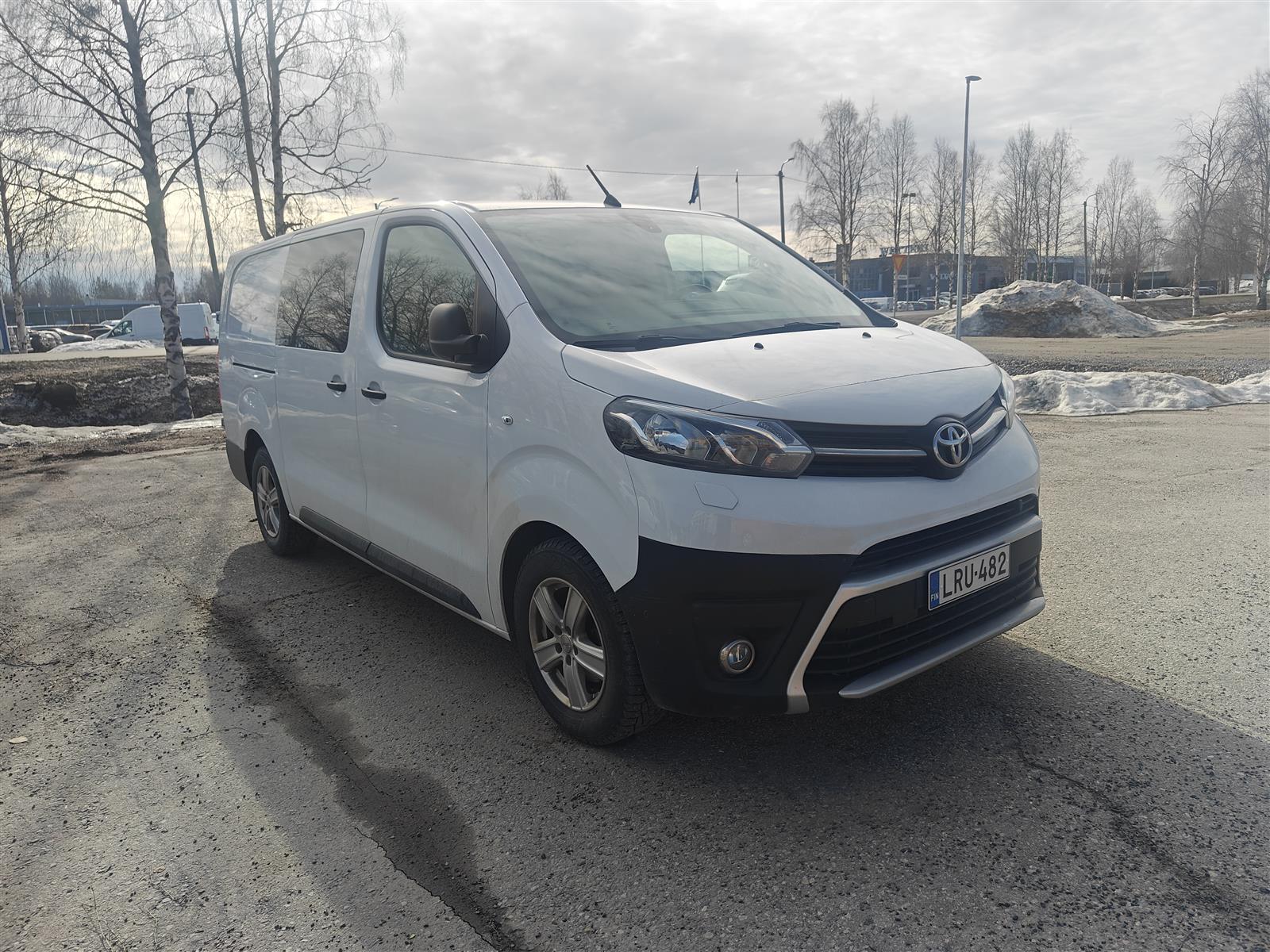 TOYOTA Proace 2023