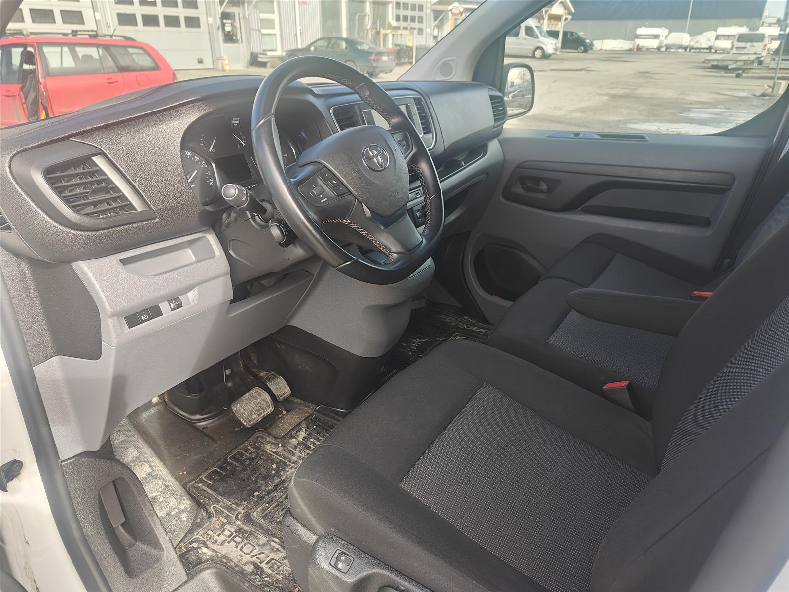 TOYOTA Proace 2023