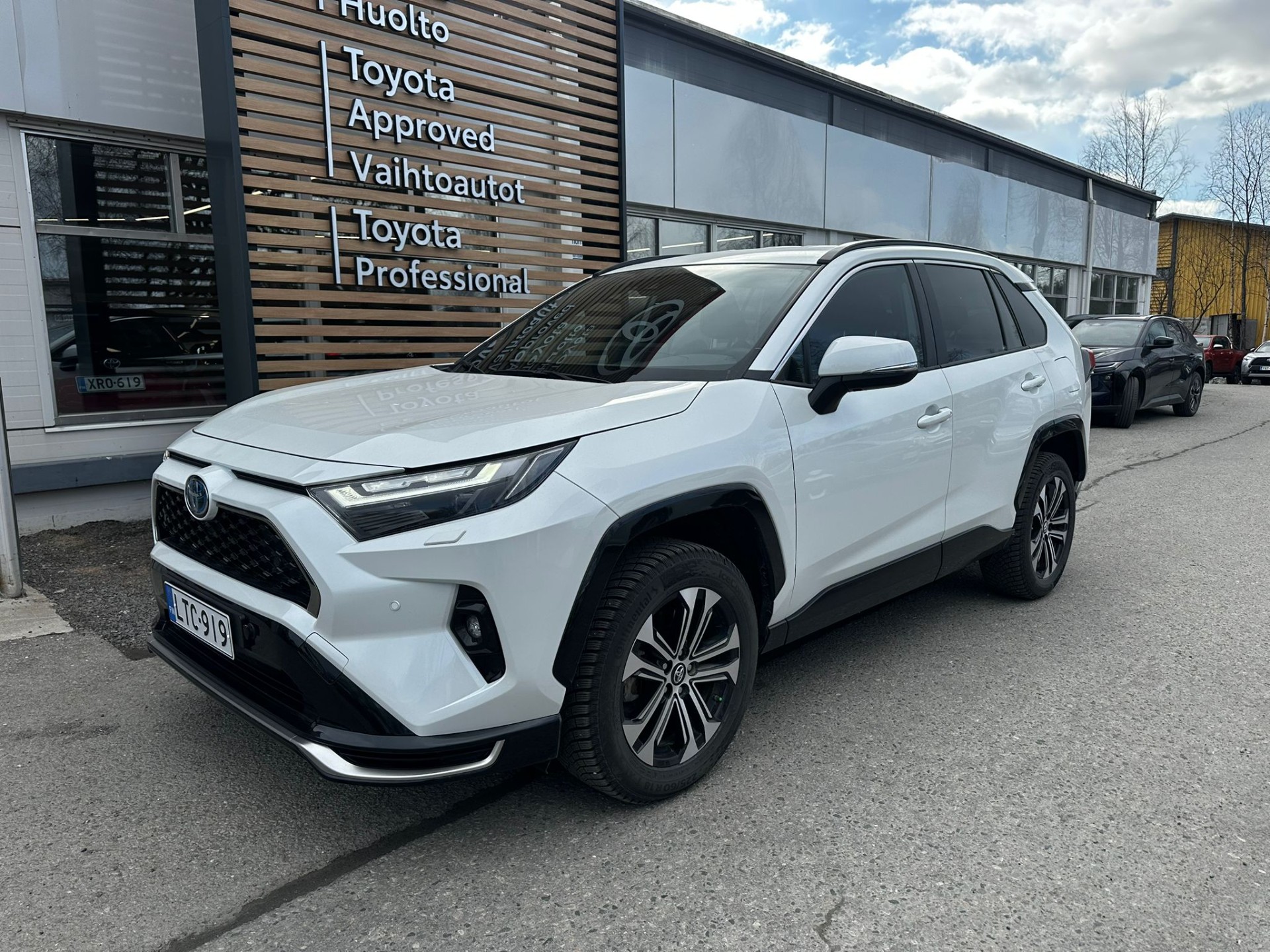 TOYOTA RAV4 Plug-in 2025