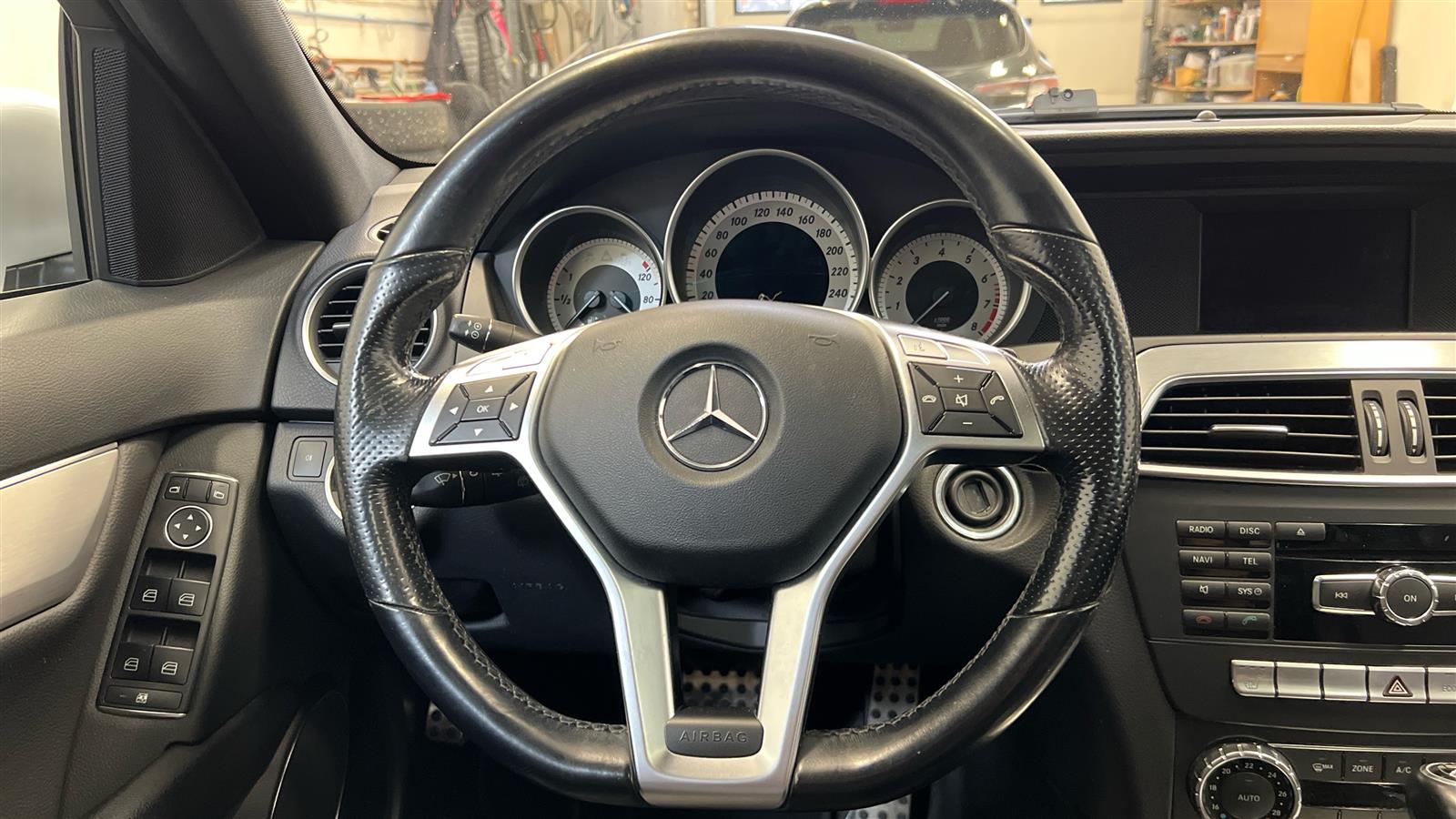 MERCEDES-BENZ C 2011