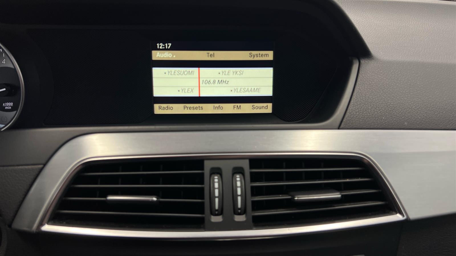 MERCEDES-BENZ C 2011