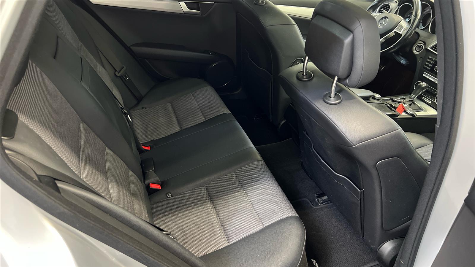 MERCEDES-BENZ C 2011