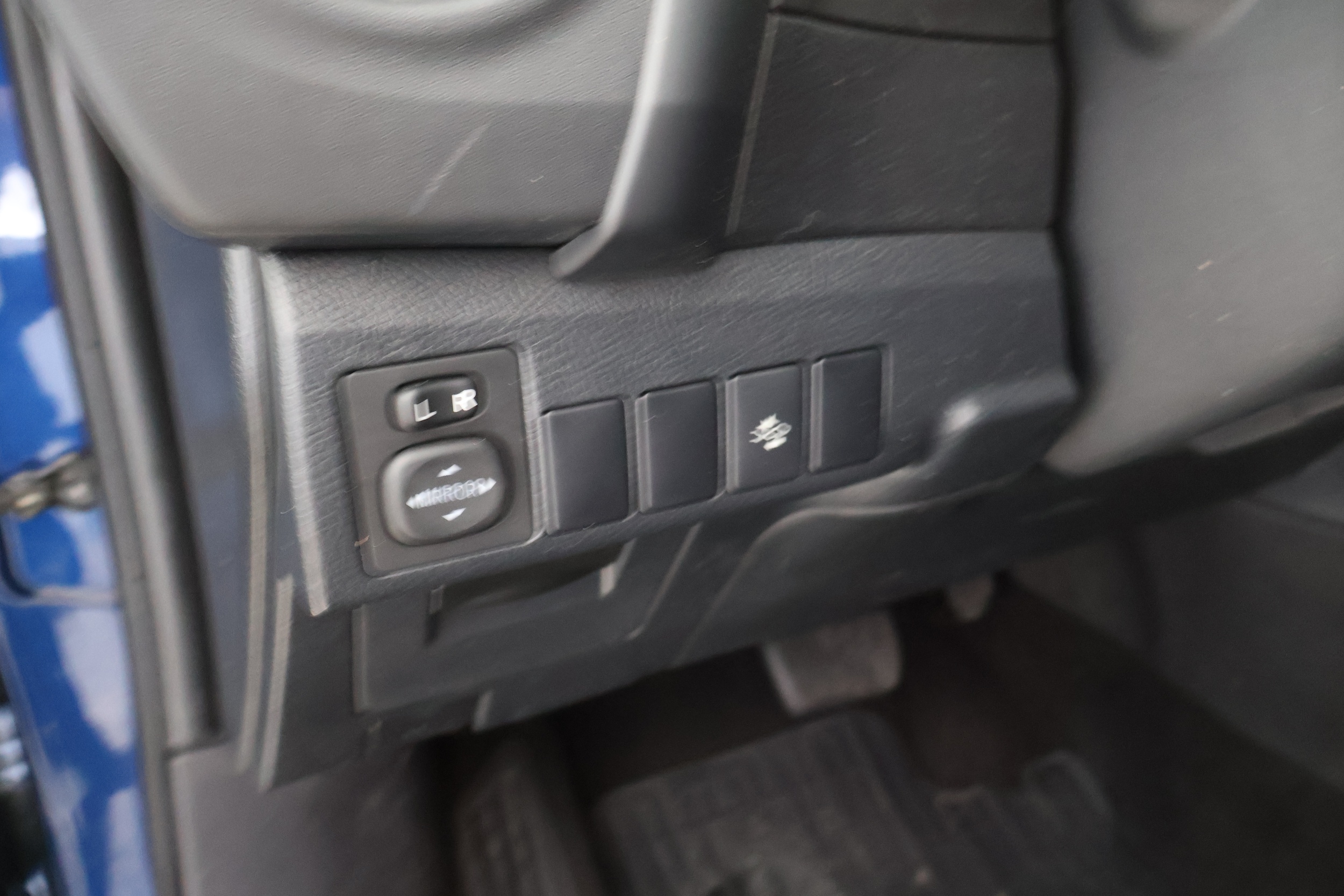 TOYOTA Auris 11