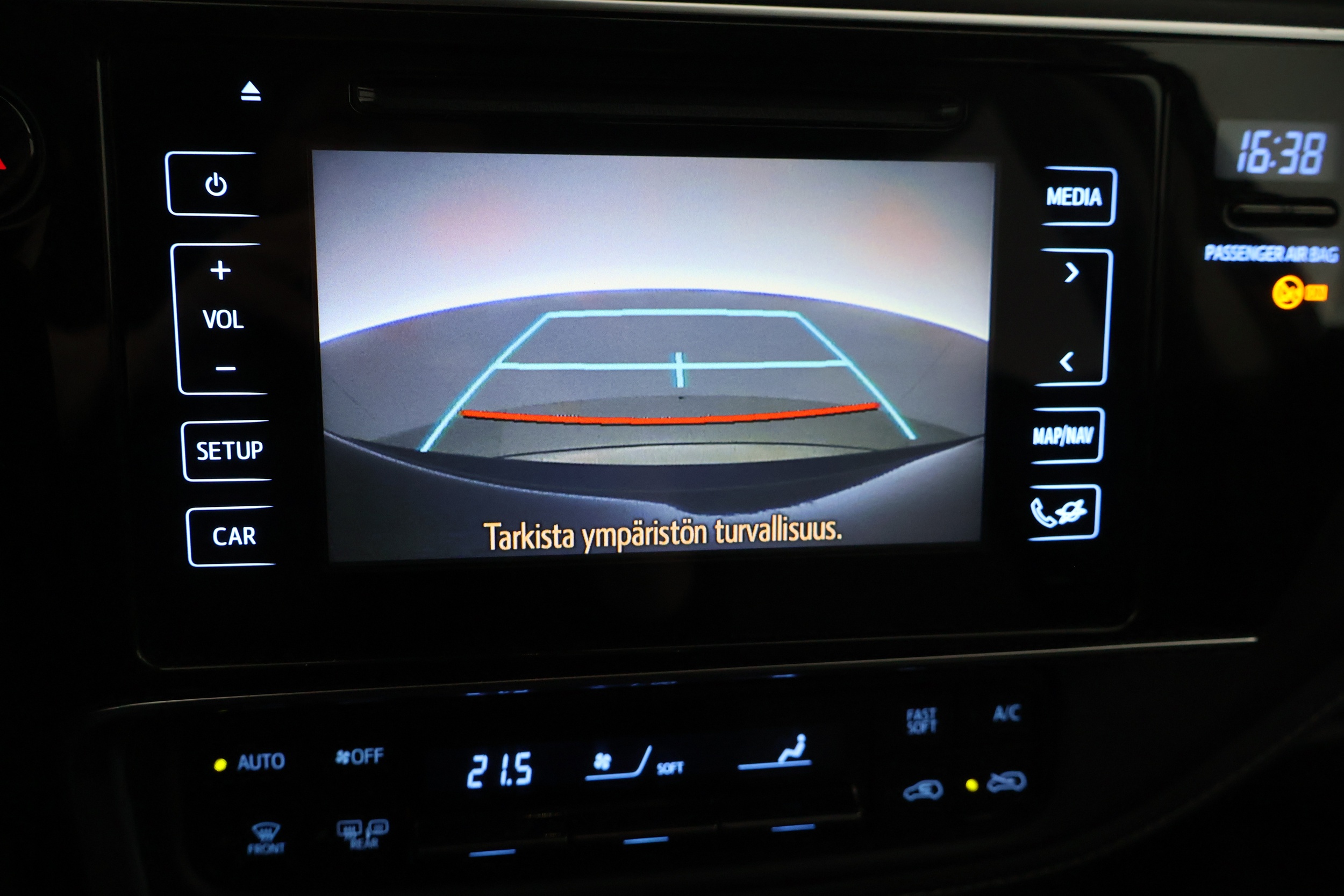 TOYOTA Auris 16
