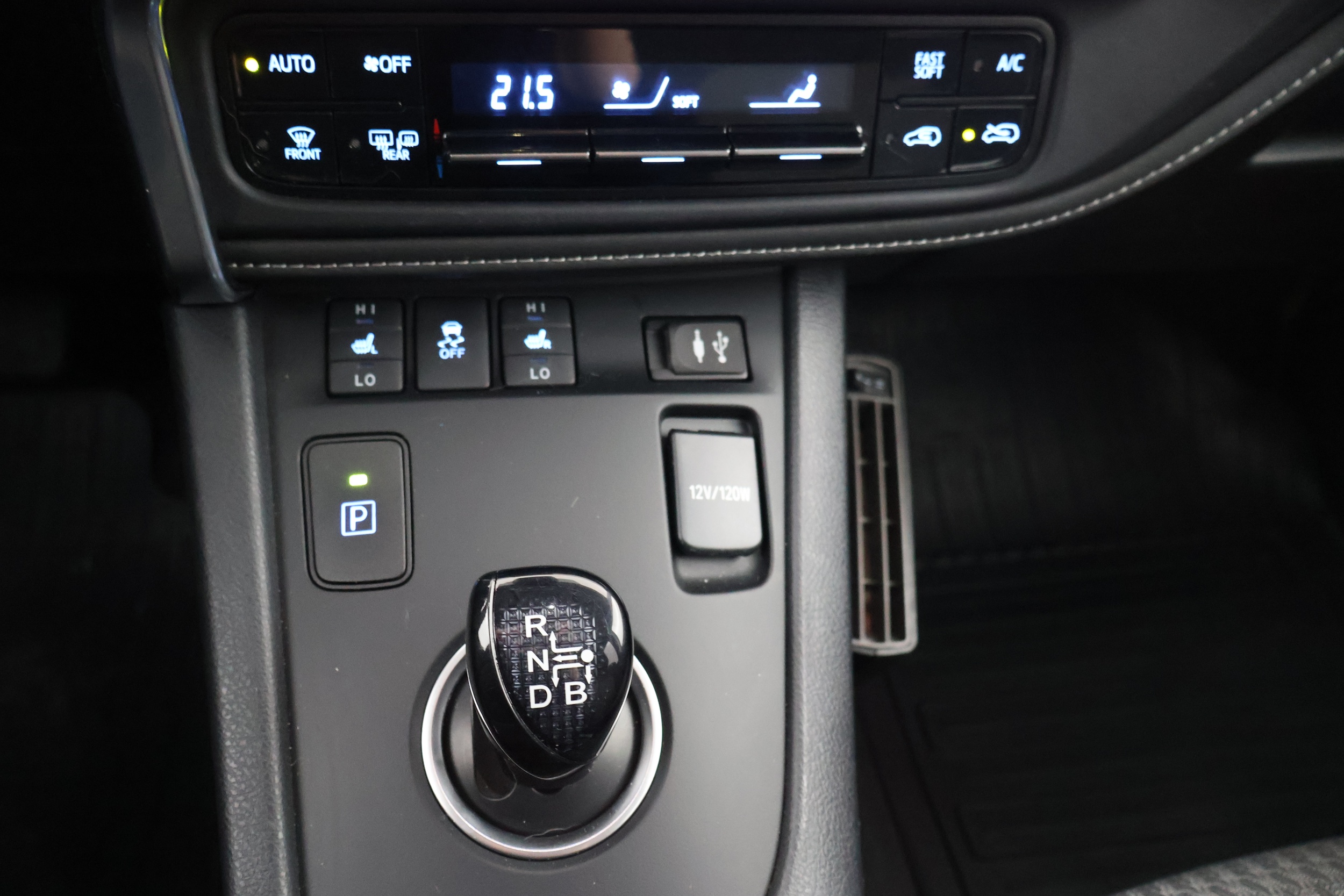TOYOTA Auris 20
