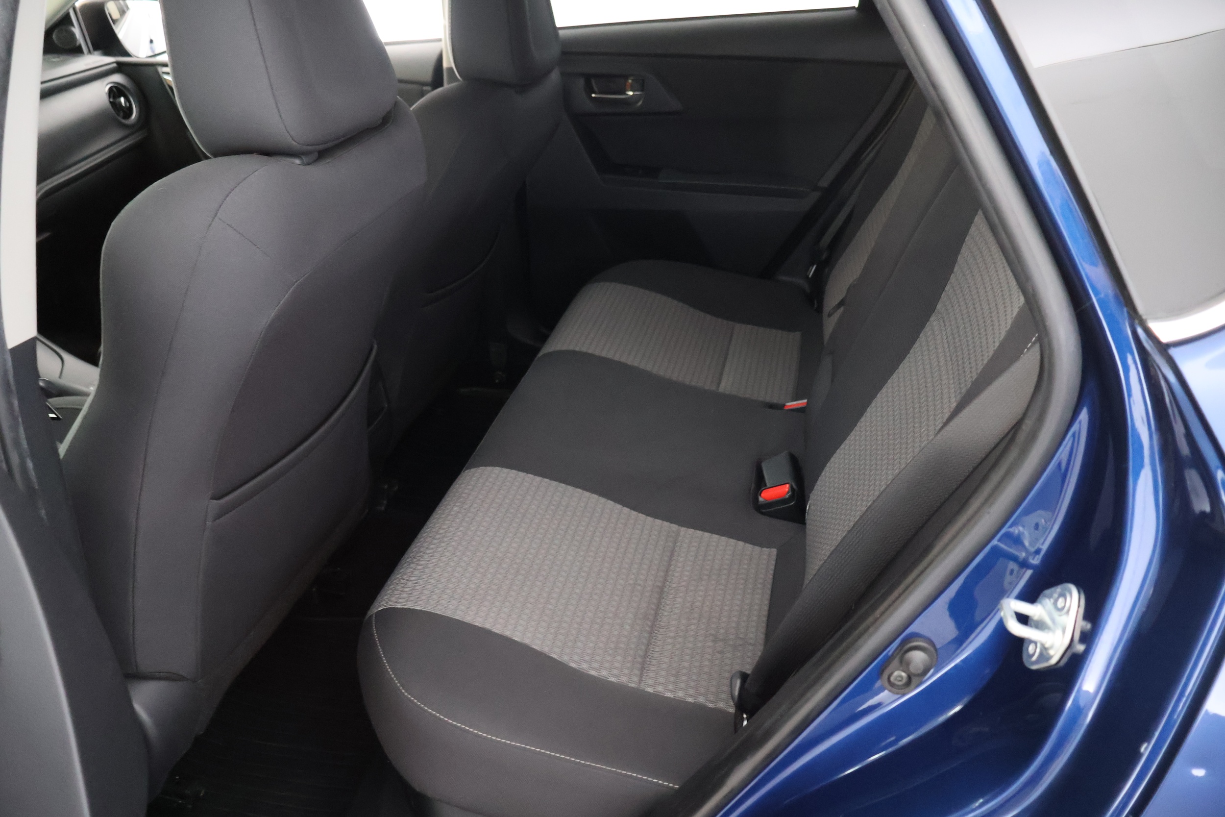 TOYOTA Auris 25