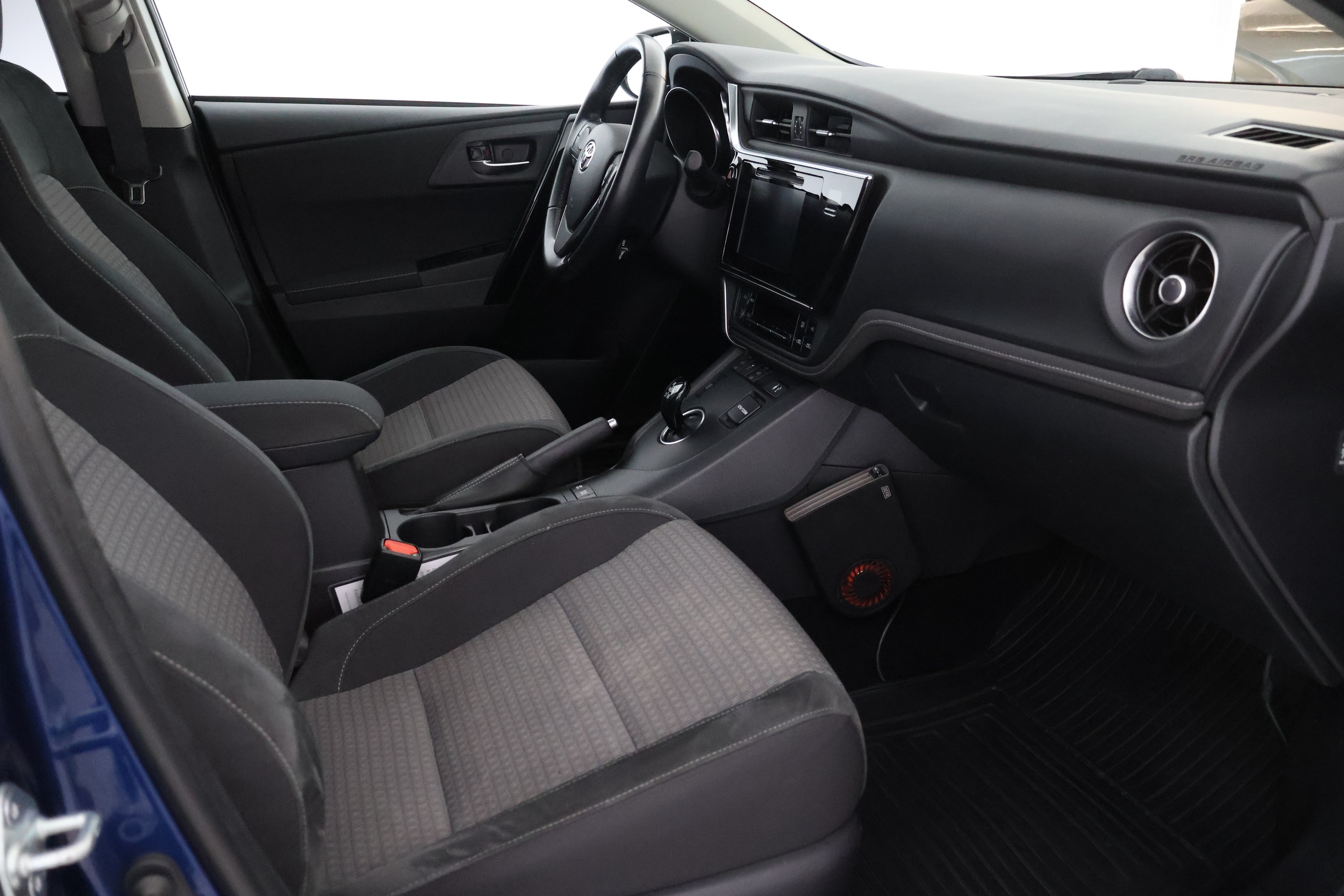 TOYOTA Auris 26