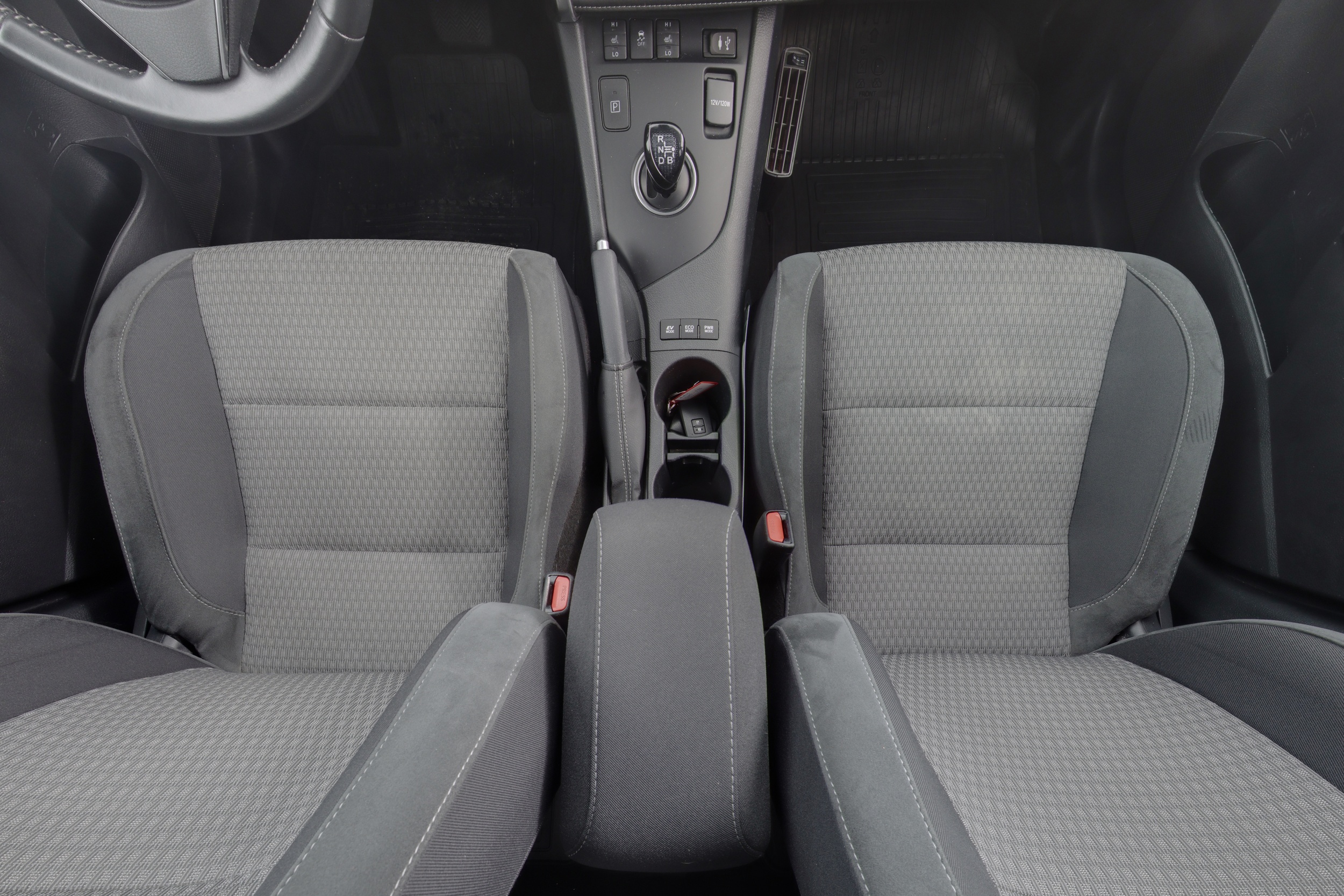 TOYOTA Auris 9