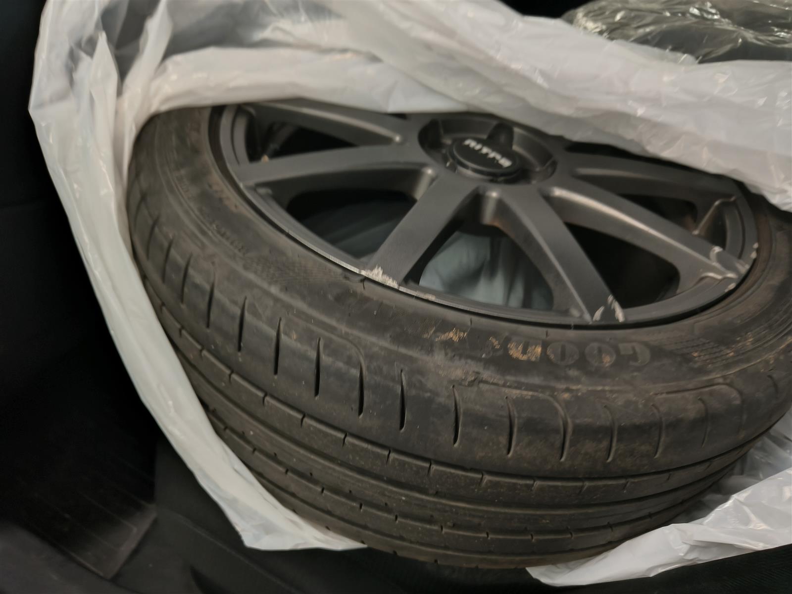 TOYOTA Prius Plug-in 2017