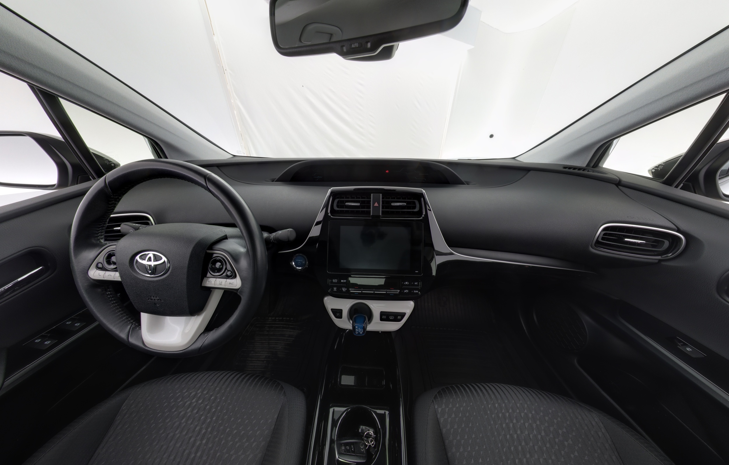 TOYOTA Prius Plug-in 2017