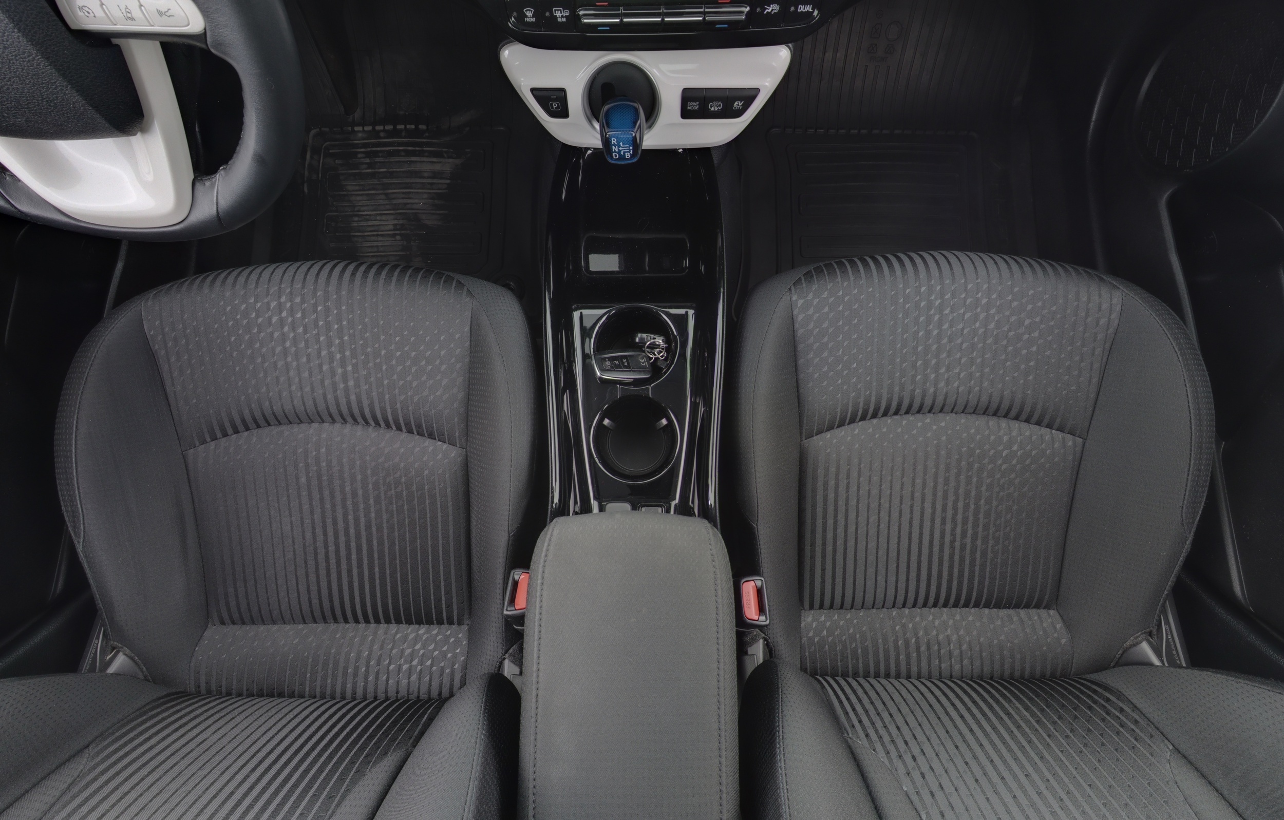 TOYOTA Prius Plug-in 2017