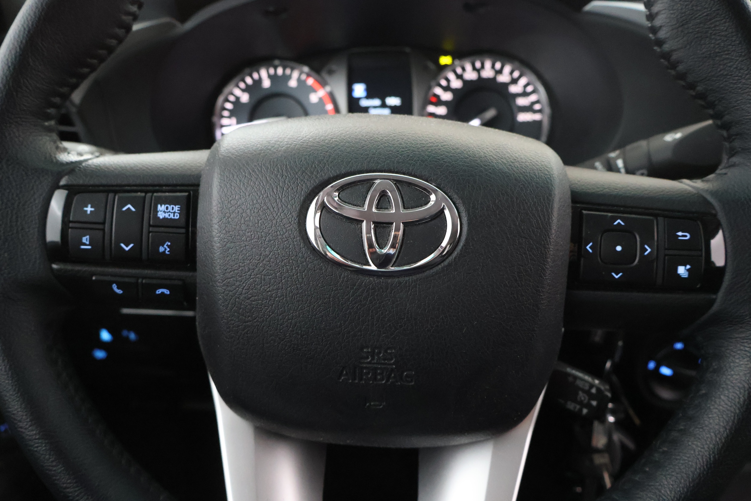TOYOTA Hilux 2021