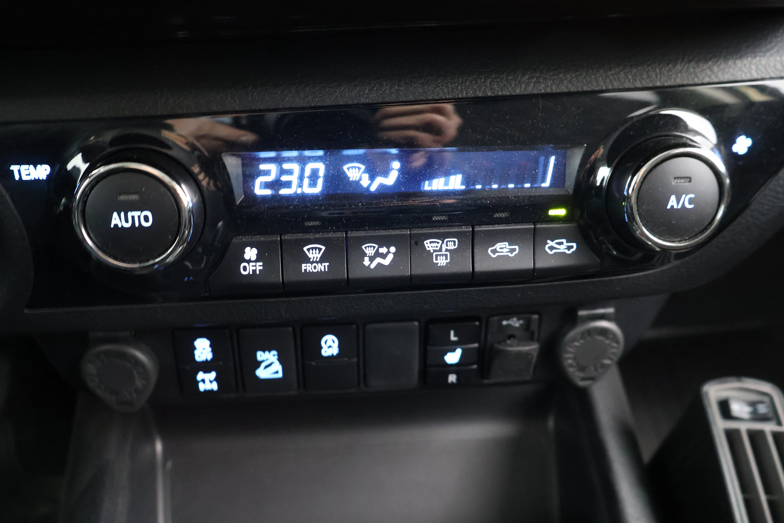 TOYOTA Hilux 2021