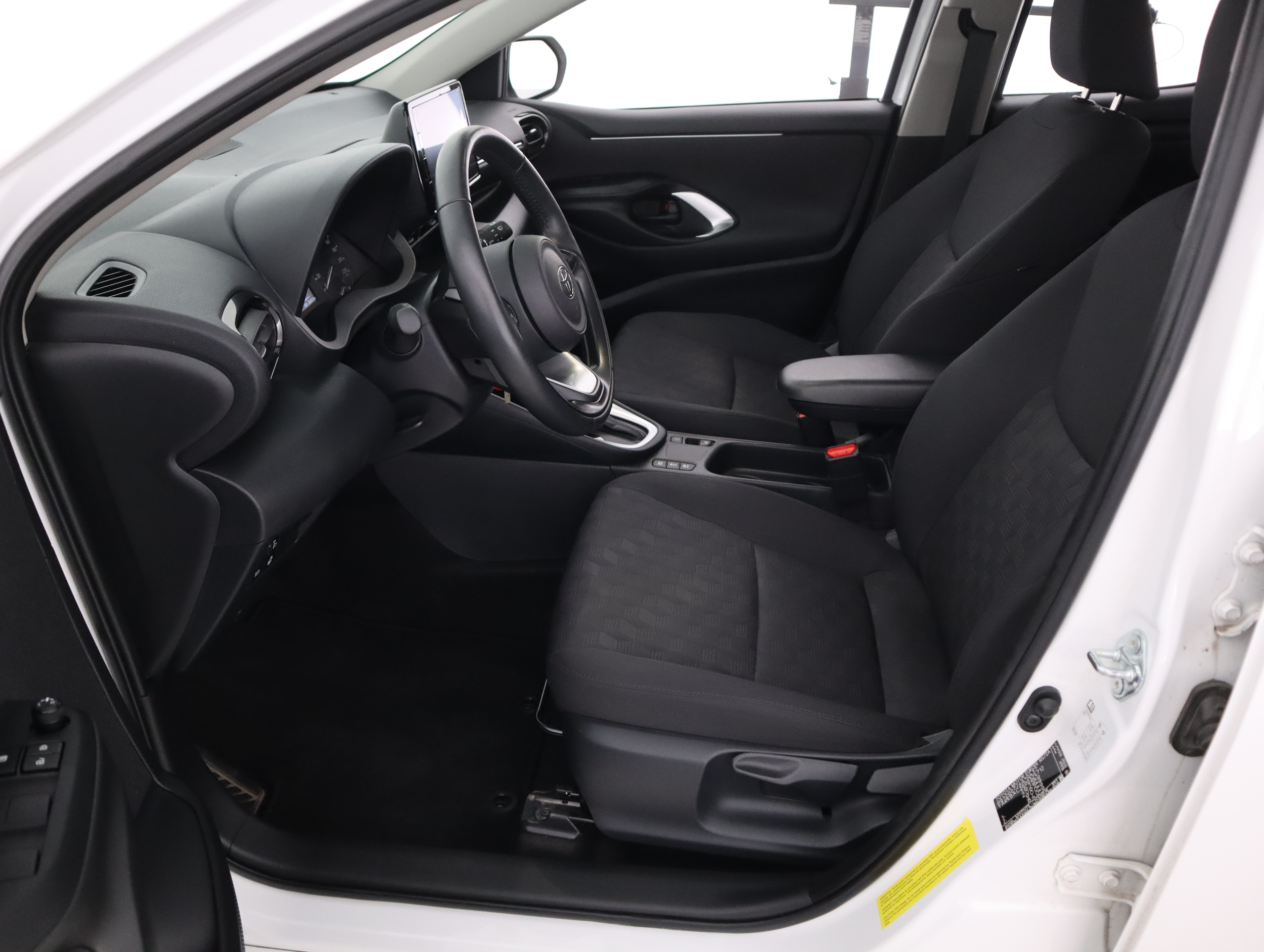 TOYOTA Yaris 16