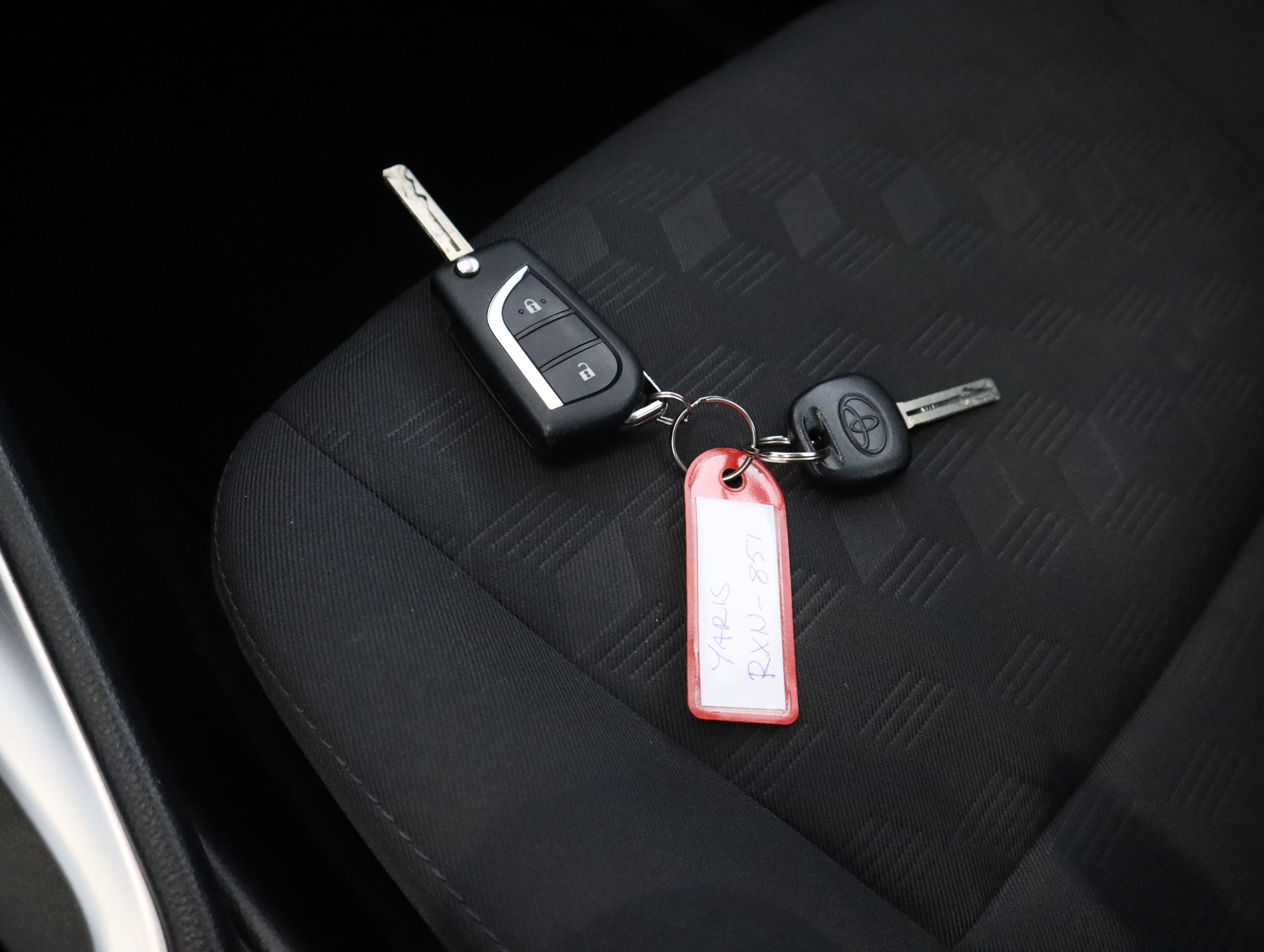TOYOTA Yaris 27