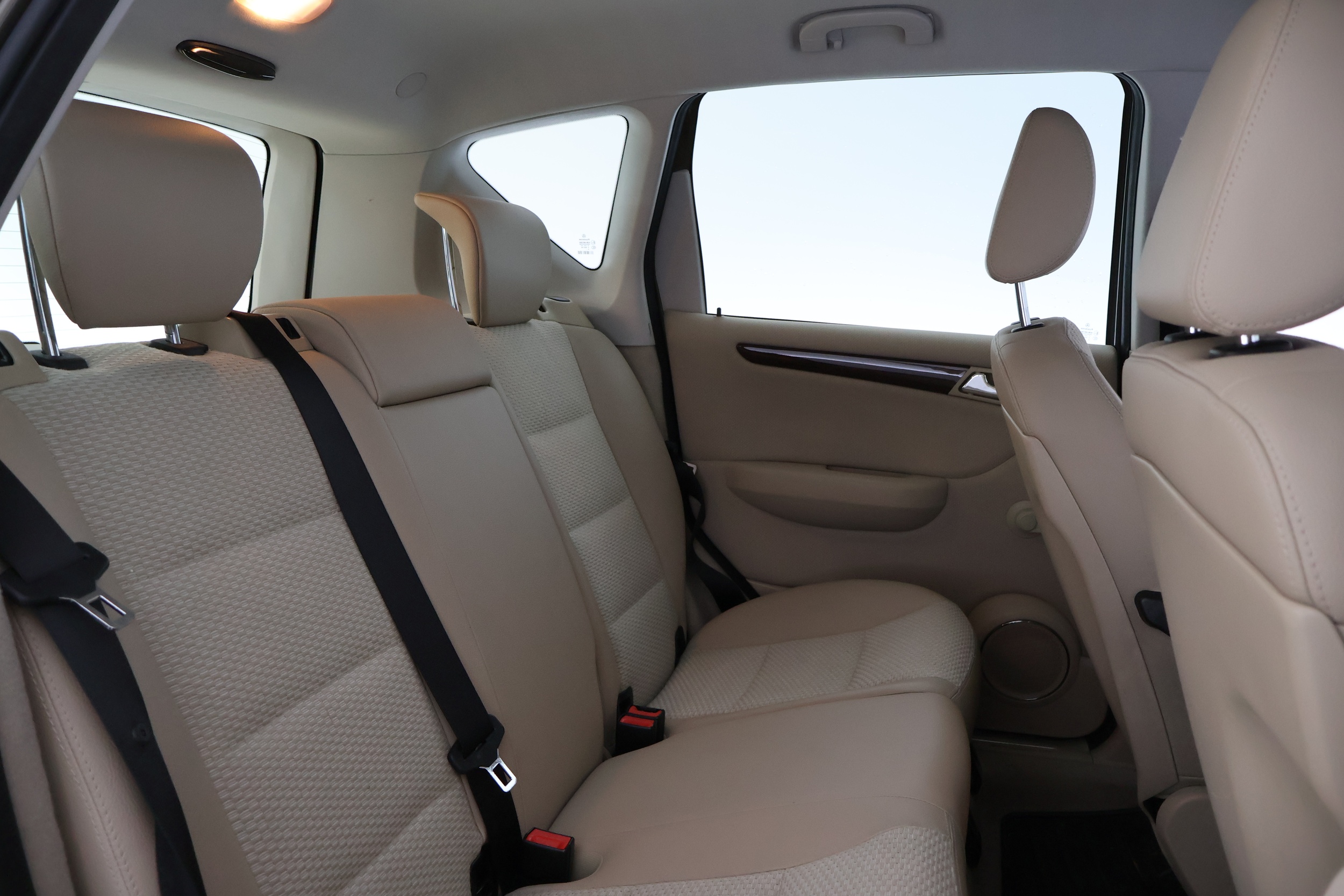 MERCEDES-BENZ A 2011
