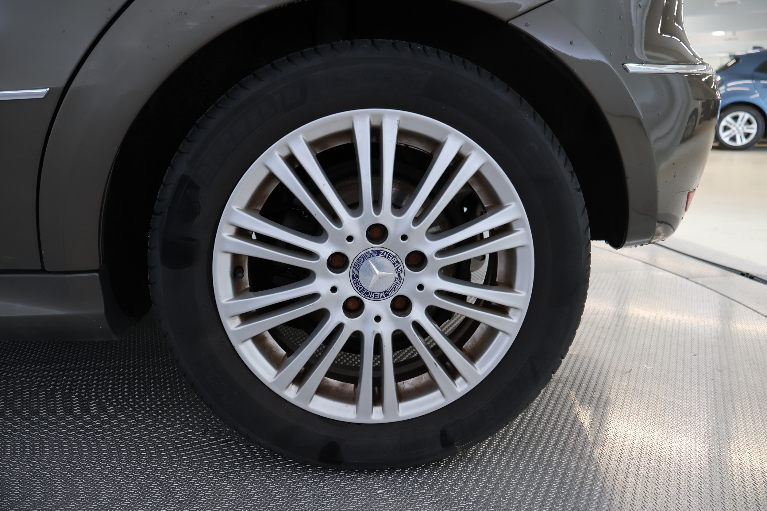MERCEDES-BENZ A 2011