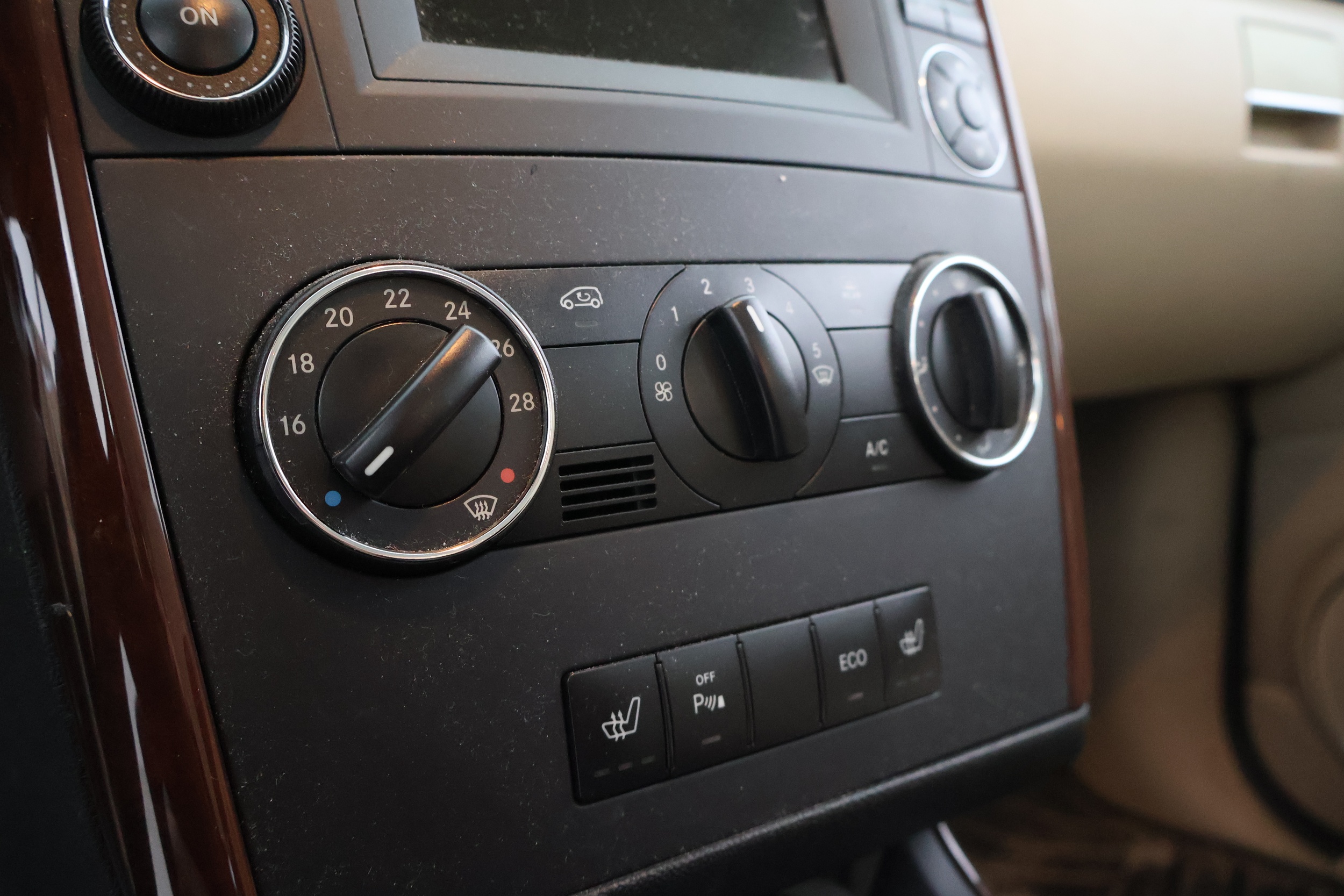 MERCEDES-BENZ A 2011