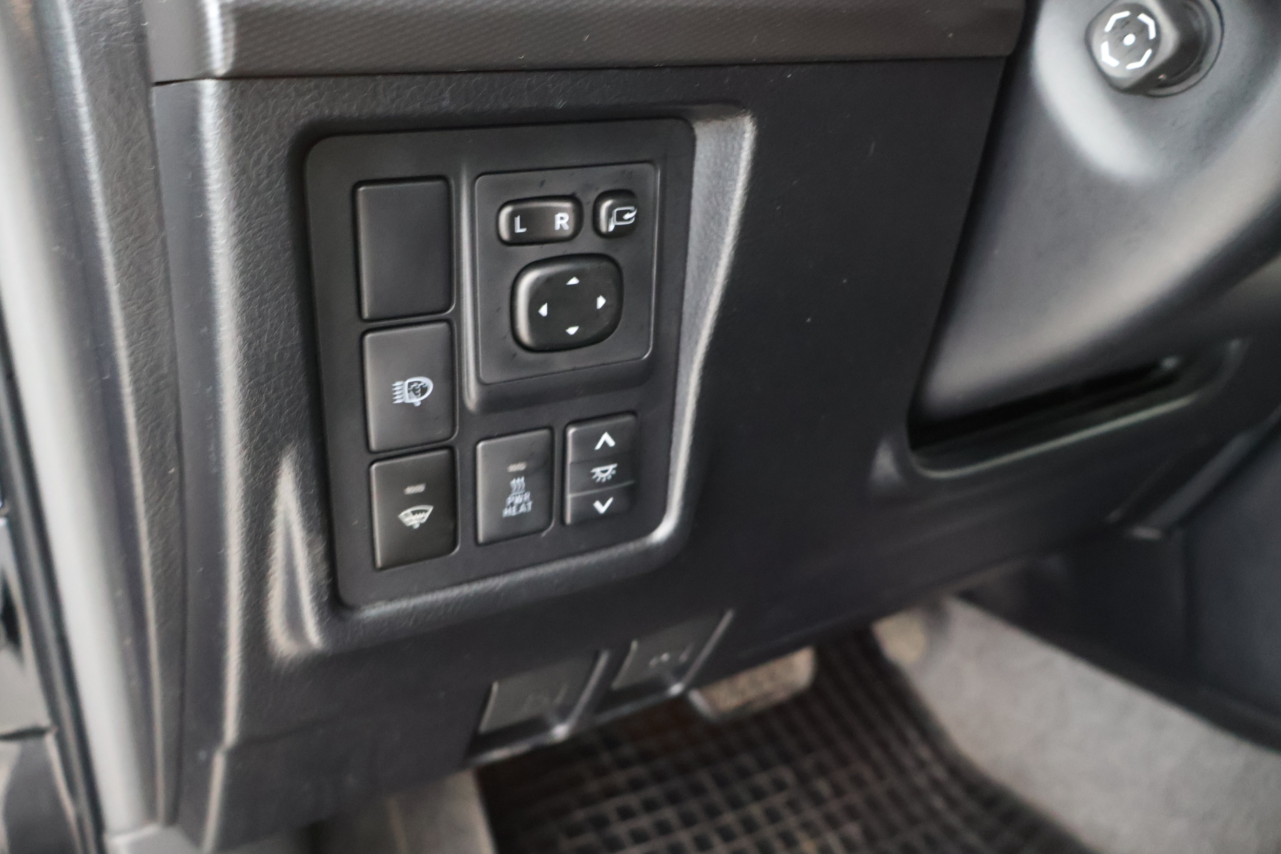 Toyota Land Cruiser 2011