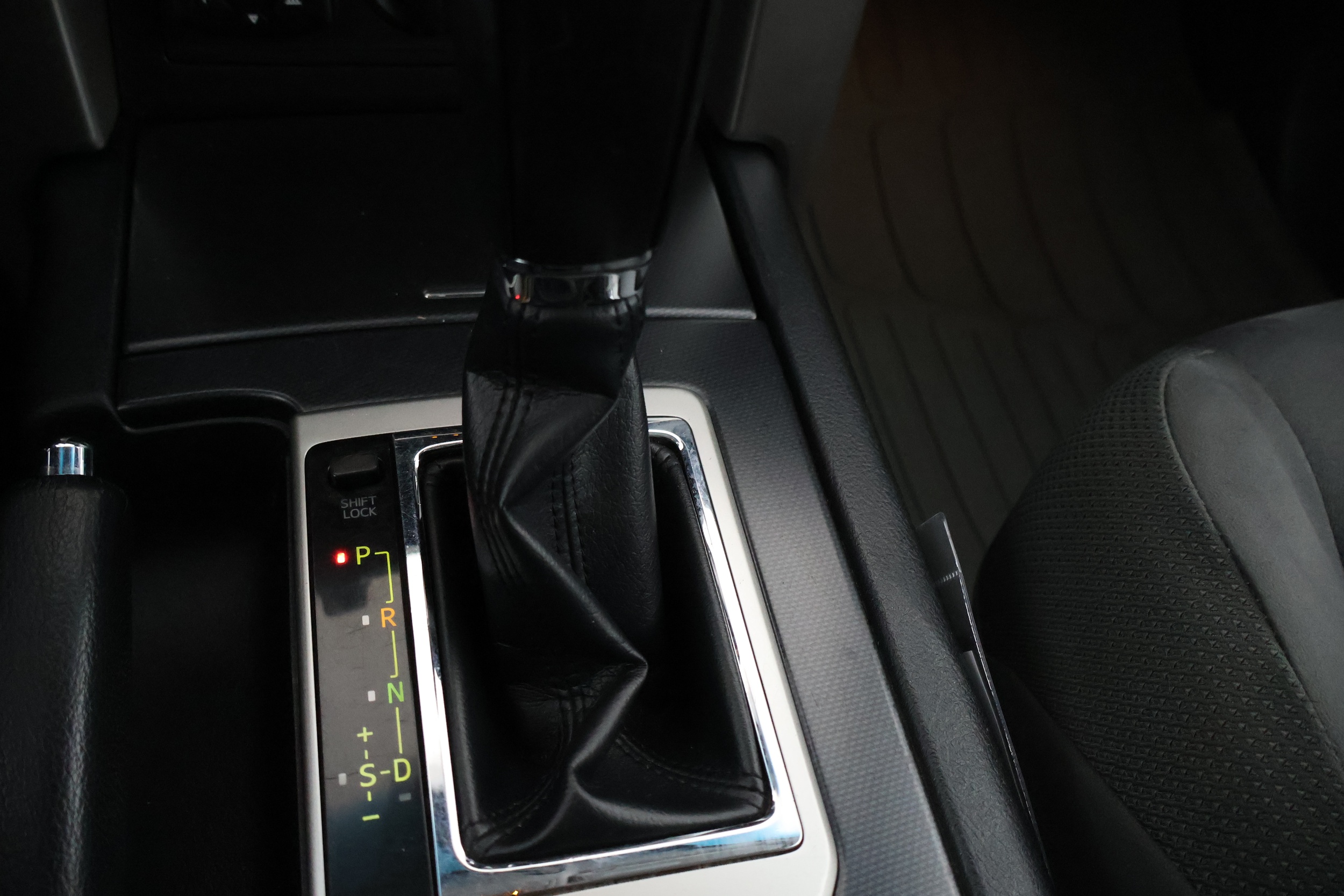 Toyota Land Cruiser 2011