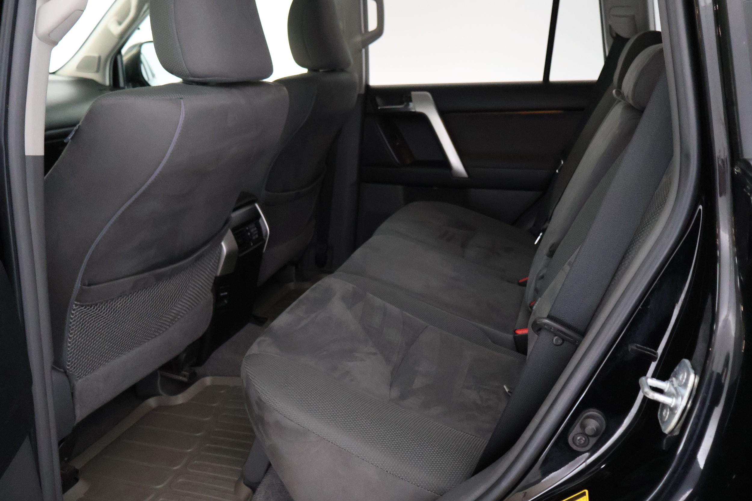 Toyota Land Cruiser 2011